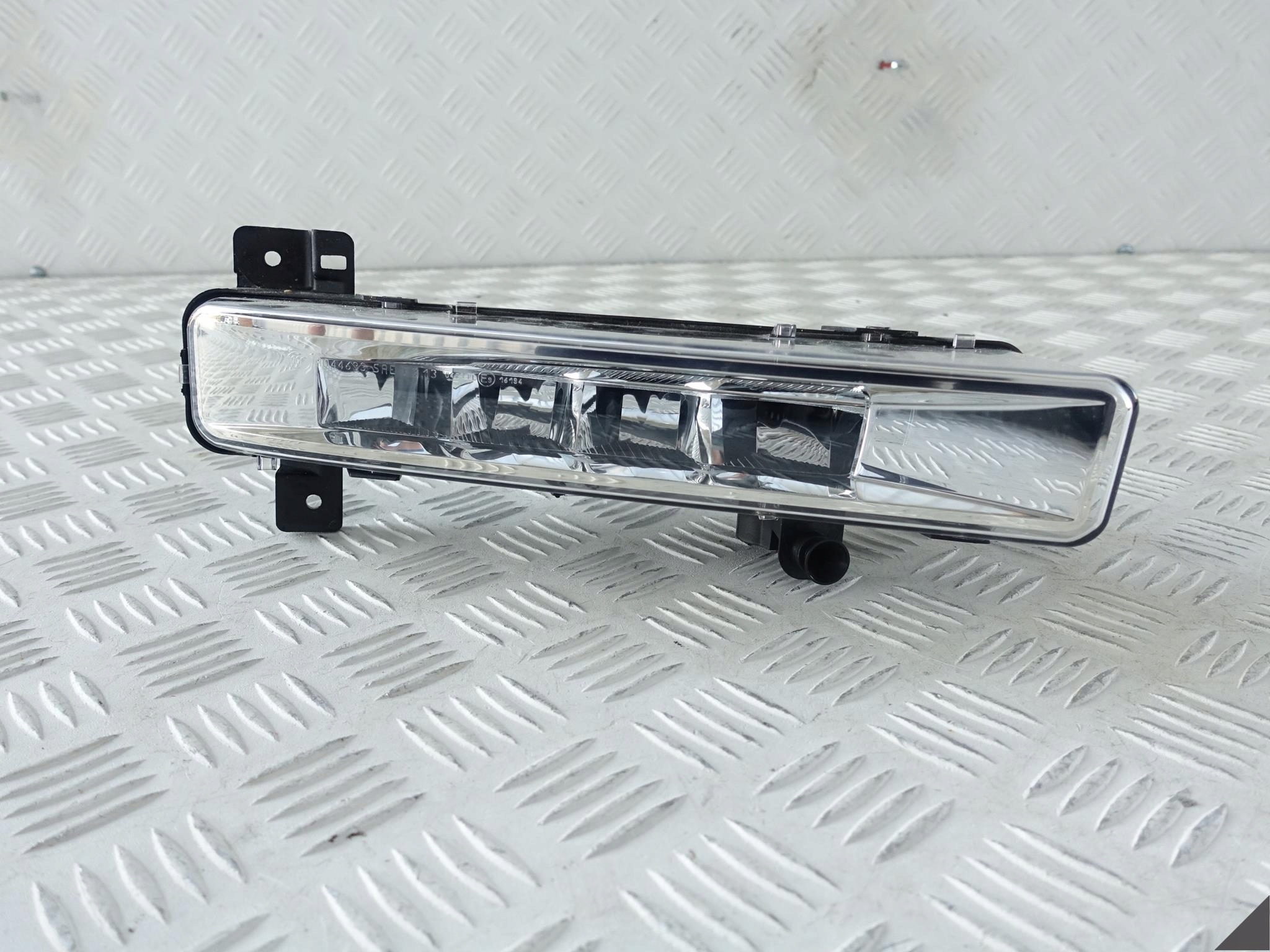 BMW G30 G31 6 G32 LED LAMPA HALOGEN PRAWY IDEALNY BMW G30 G31 6 G32 LED LAMPA HALOGEN PRAWY IDEALNY
