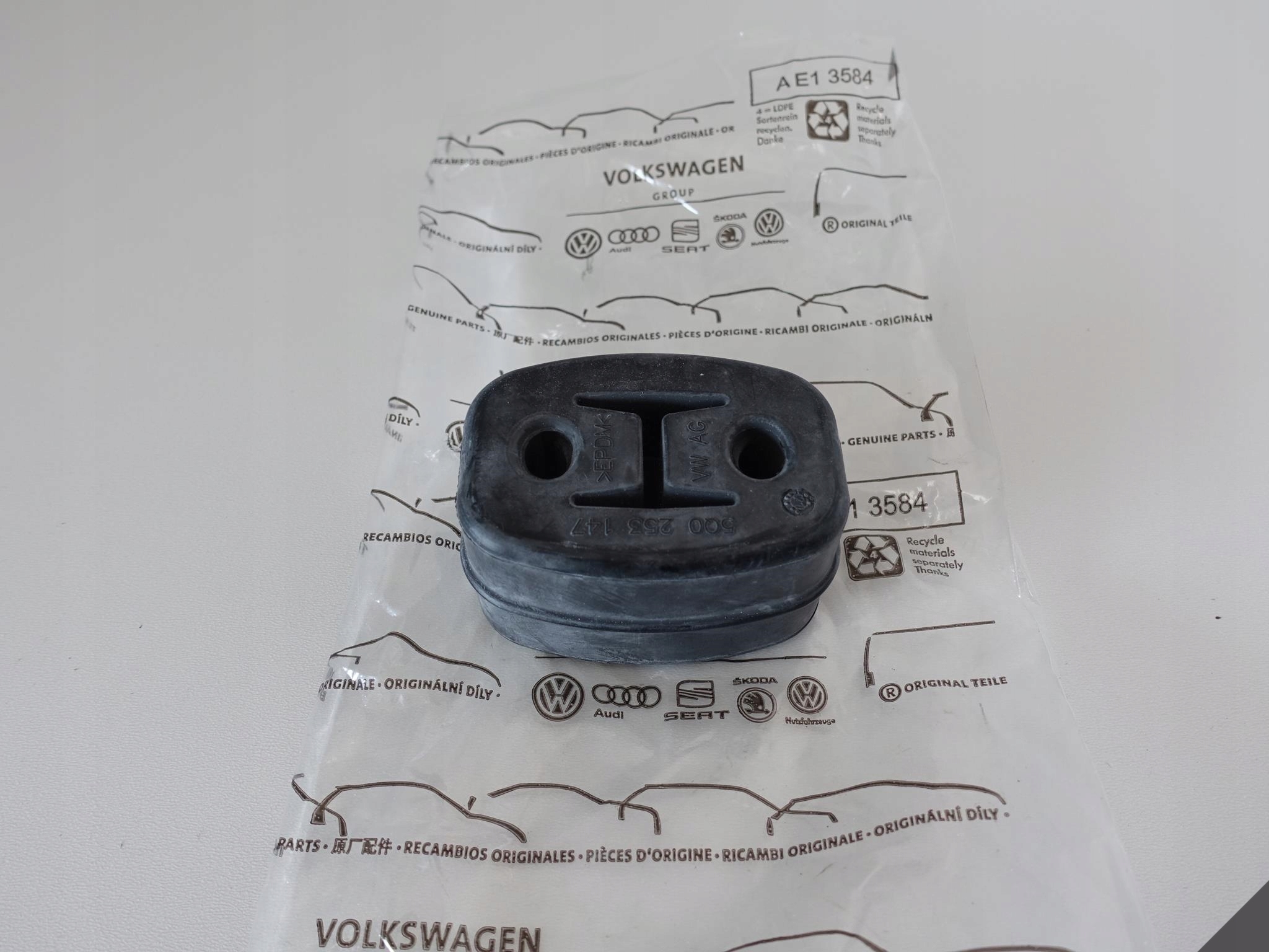 AUDI VW SKODA SEAT WIESZAK TŁUMIKA GUMA 5Q0253147 AUDI VW SKODA SEAT WIESZAK TŁUMIKA GUMA 5Q0253147