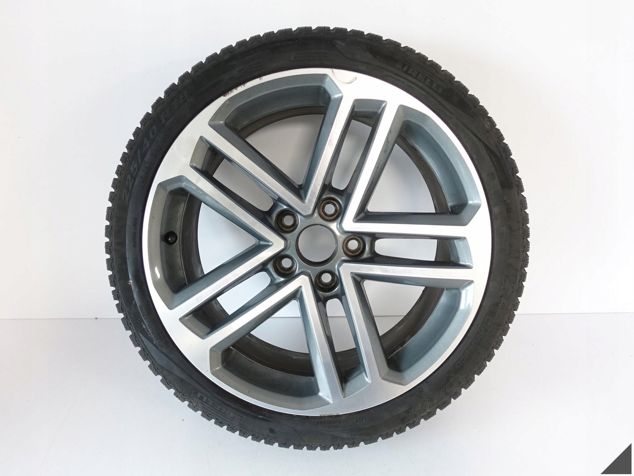 AUDI A3 S3 8V0 S-LINE SPORT FELGA 8Jx18 ET46 + OPONA 225/40 ROK 2021 7MM AUDI A3 S3 8V0 S-LINE SPORT FELGA 8Jx18 ET46 + OPONA 225/40 ROK 2021 7MM