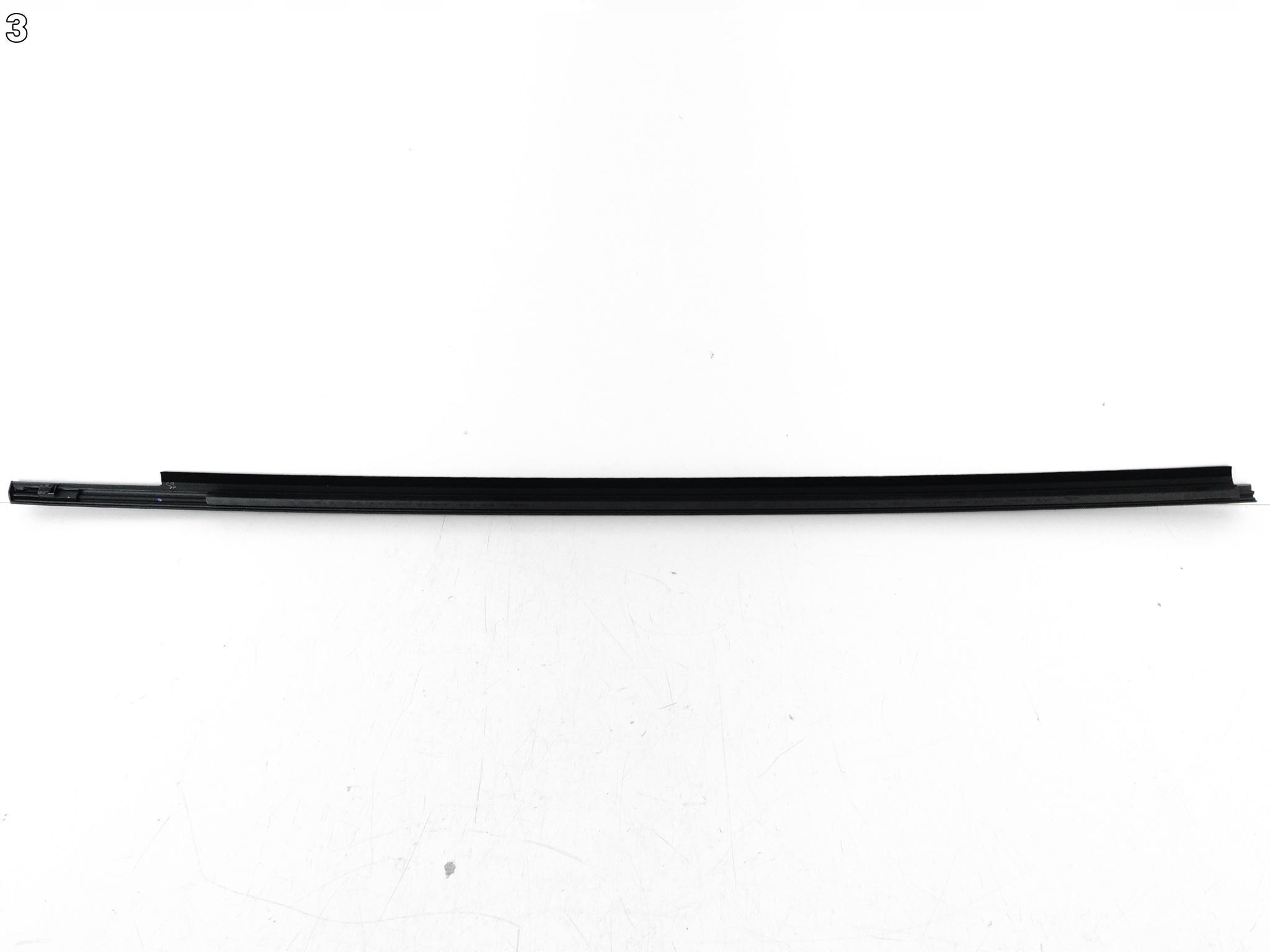 TOYOTA YARIS IV 4 19- LISTWA ZGARNIAJĄCA SZYBY DRZWI LEWA PRZÓD 68210-K0011 TOYOTA YARIS IV 4 19- LISTWA ZGARNIAJĄCA SZYBY DRZWI LEWA PRZÓD 68210-K0011 - obrazek 4