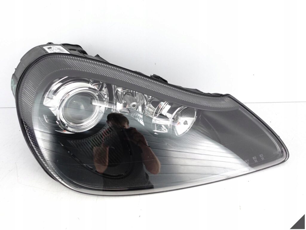 PORSCHE CAYENNE 7L5 LIFT 07-10 GTS / TURBO LAMPA XENON PRAWA PRZÓD CZARNA PORSCHE CAYENNE 7L5 LIFT 07-10 GTS / TURBO LAMPA XENON PRAWA PRZÓD CZARNA
