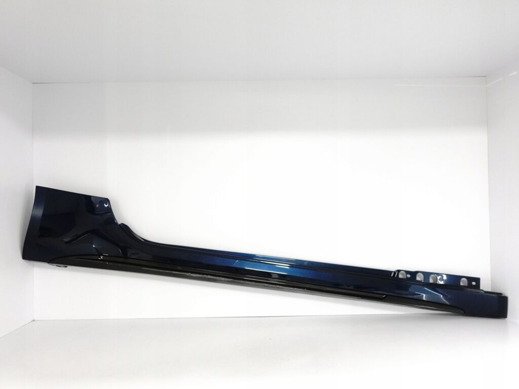 MASERATI GRANTURISMO II M189 TROFEO 23- CARBON PRÓG NAKŁADKA LISTWA PRAWY
