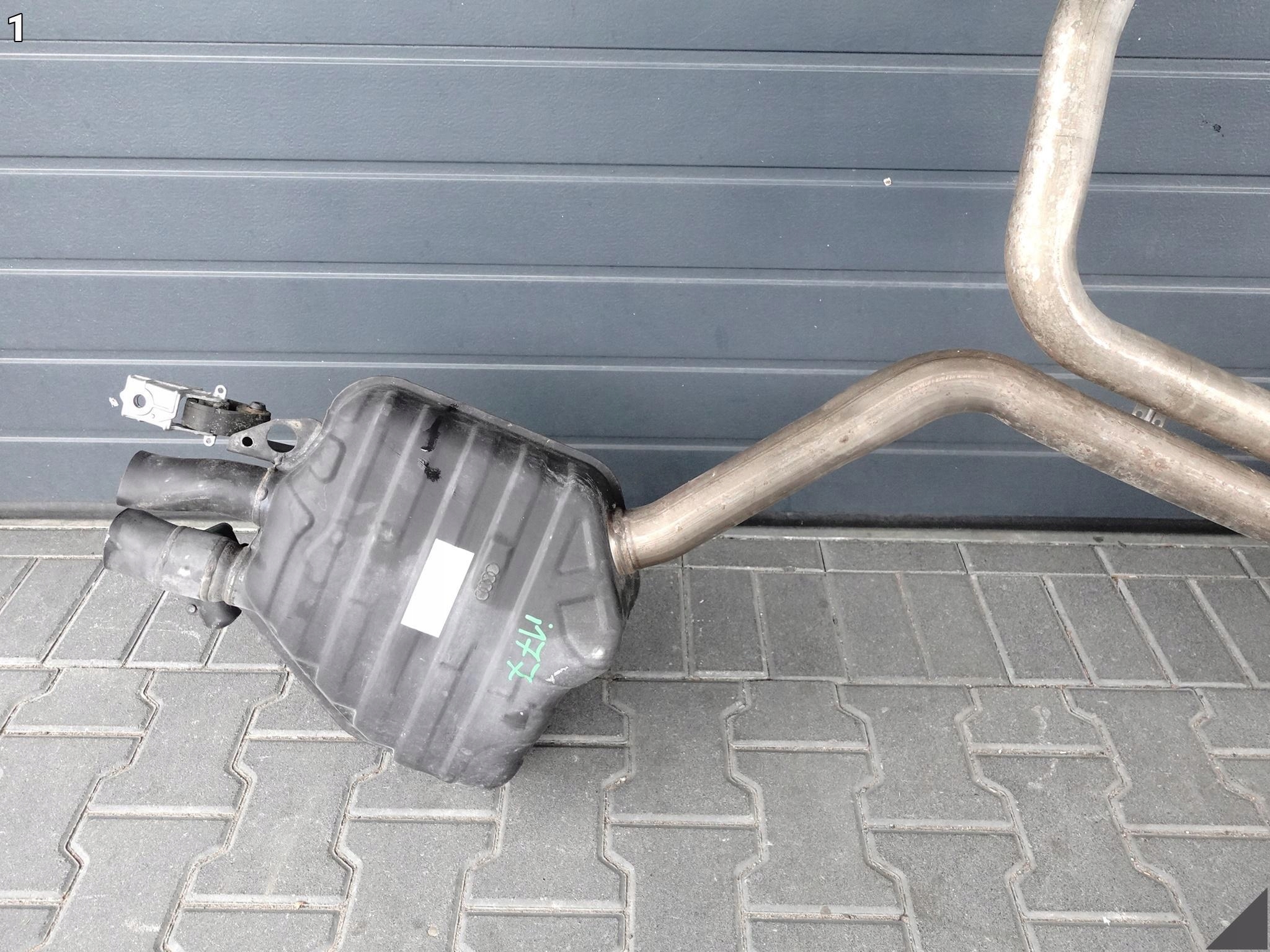 AUDI RS7 4G8 C7 LIFT 15-18 RURA WYDECH TŁUMIK LEWY TYŁ 4.0 TFSI 78 KM AUDI RS7 4G8 C7 LIFT 15-18 RURA WYDECH TŁUMIK LEWY TYŁ 4.0 TFSI 78 KM - obrazek 2