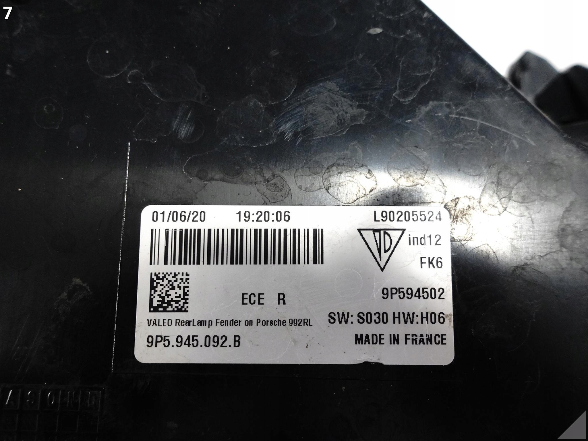 PORSCHE 911 992 19- LAMPA LED PRAWA CIEMNA TYŁ EU EXCLUSIVE 9P5945092B PORSCHE 911 992 19- LAMPA LED PRAWA CIEMNA TYŁ EU EXCLUSIVE 9P5945092B - obrazek 8