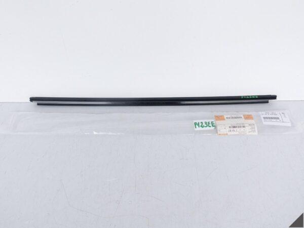 MINI COOPER R56 06-13 LISTWA USZCZELKA SZYBA BOCZNA KAROSERYJNA PRAWA TYŁ MINI COOPER R56 06-13 LISTWA USZCZELKA SZYBA BOCZNA KAROSERYJNA PRAWA TYŁ