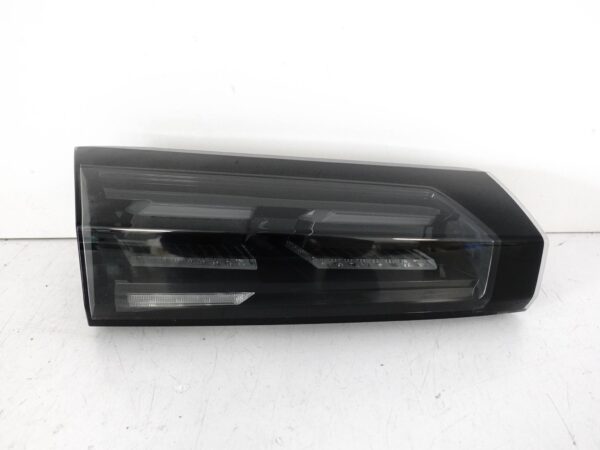 PEUGEOT 2008 II LIFT 23- LAMPA LED LEWA TYŁ W KLAPĘ EUROPA