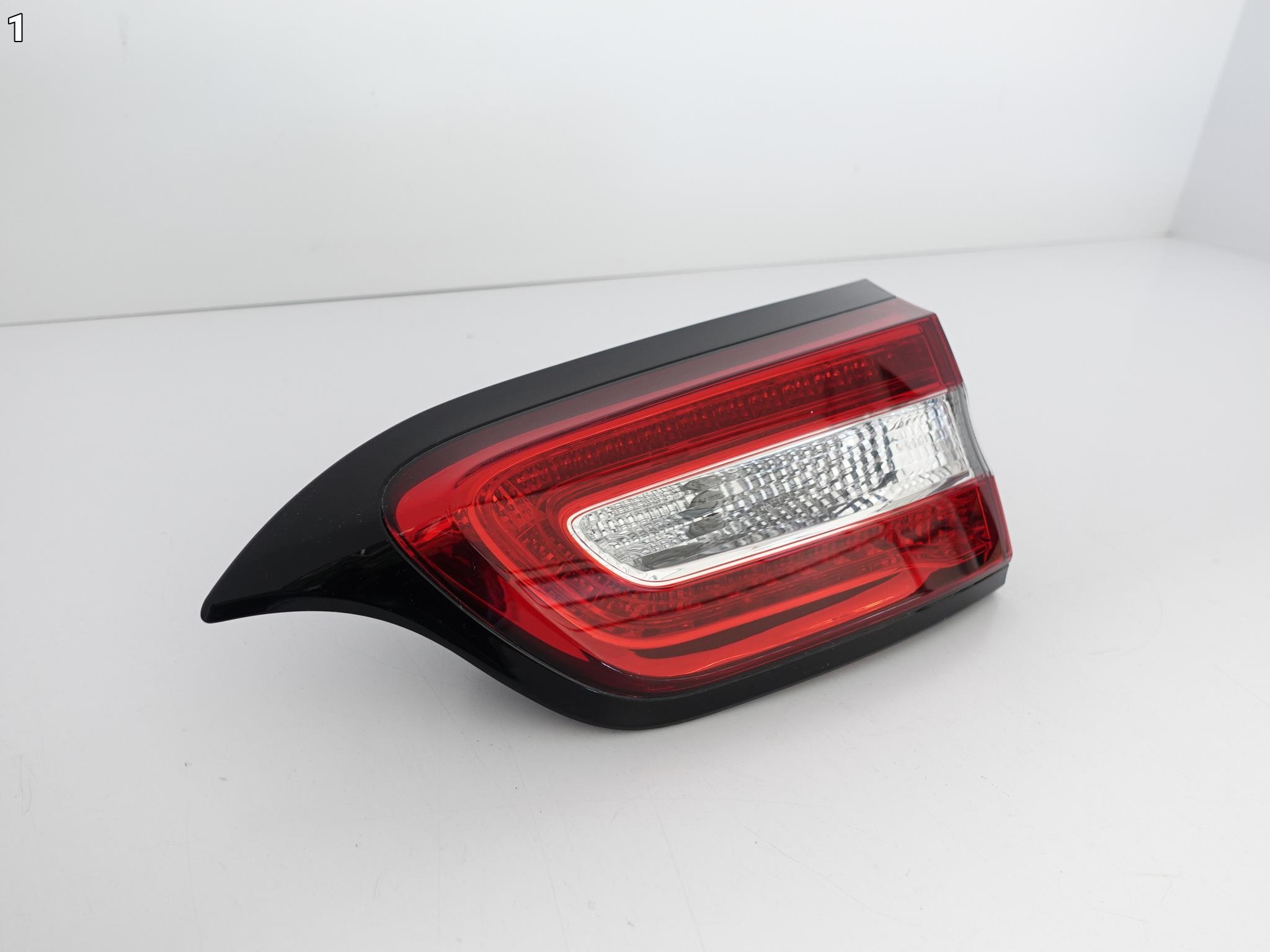 JEEP CHEROKEE KL 14-18 LAMPA PRAWA LED TYŁ W KLAPĘ JEEP CHEROKEE KL 14-18 LAMPA PRAWA LED TYŁ W KLAPĘ - obrazek 2