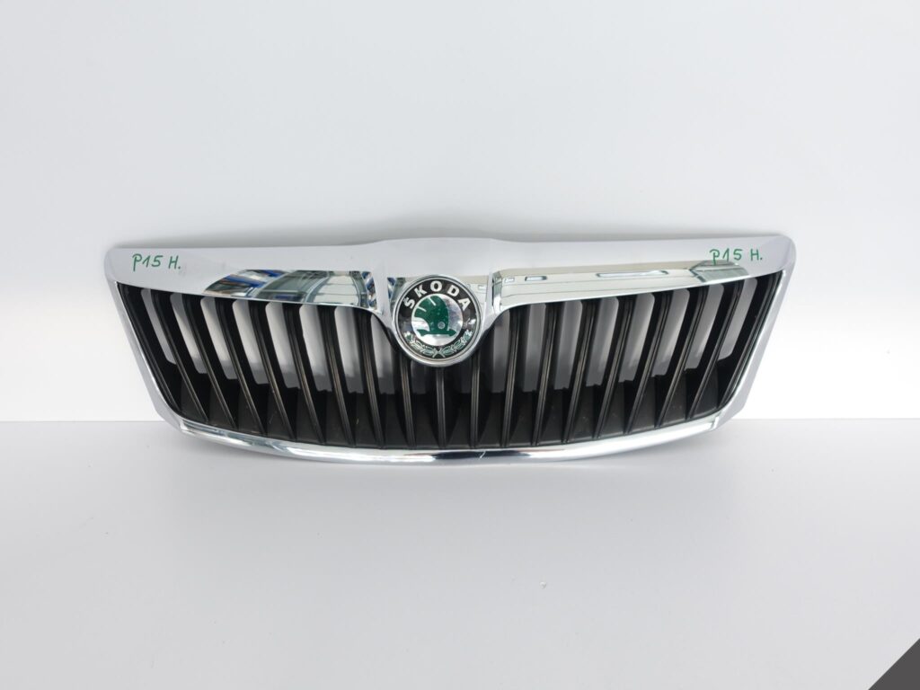 SKODA OCTAVIA 2 II 1Z LIFT 08-13 GRILL ATRAPA *USZKODZONY* SKODA OCTAVIA 2 II 1Z LIFT 08-13 GRILL ATRAPA *USZKODZONY*