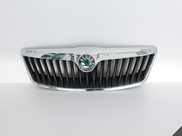 SKODA OCTAVIA 2 II 1Z LIFT 08-13 GRILL ATRAPA *USZKODZONY* SKODA OCTAVIA 2 II 1Z LIFT 08-13 GRILL ATRAPA *USZKODZONY*