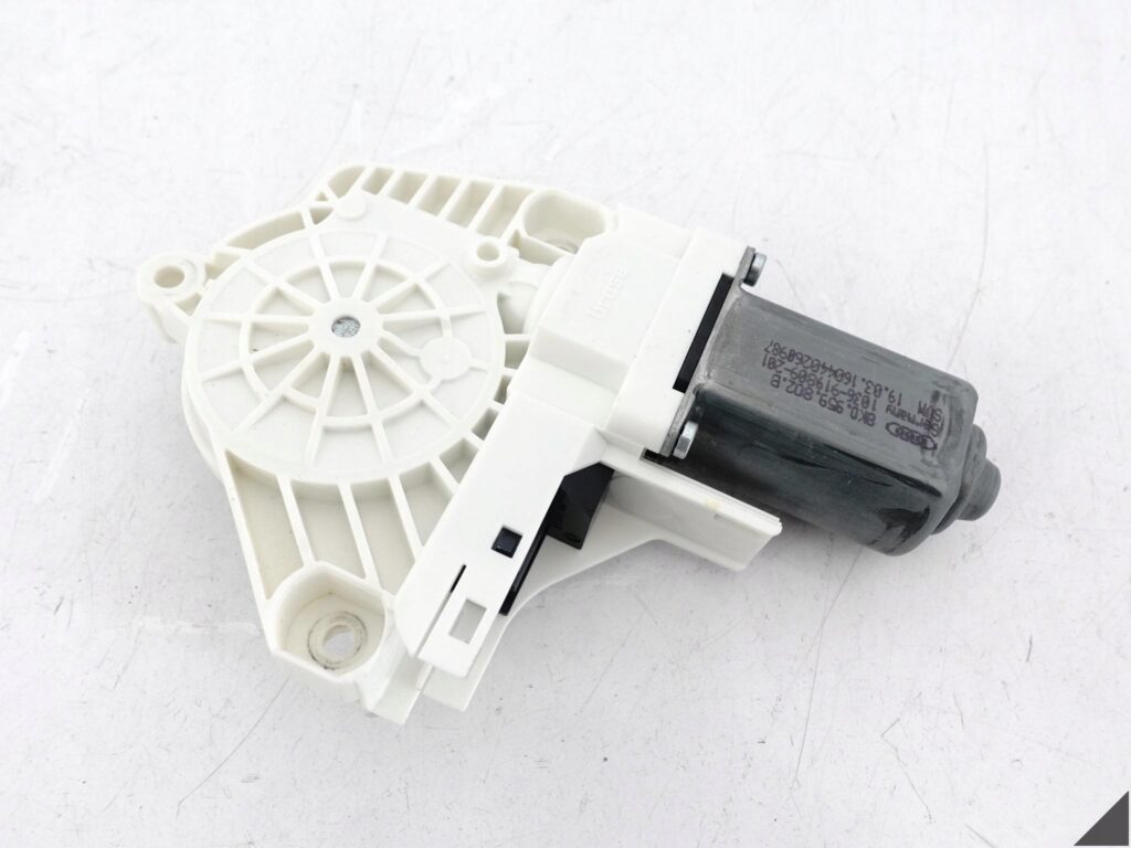 AUDI RS7 S7 A7 4G8 RS6 S6 A6 4G0 S8 4H0 SEAT VW SILNICZEK PODNOSZENIA SZYBY