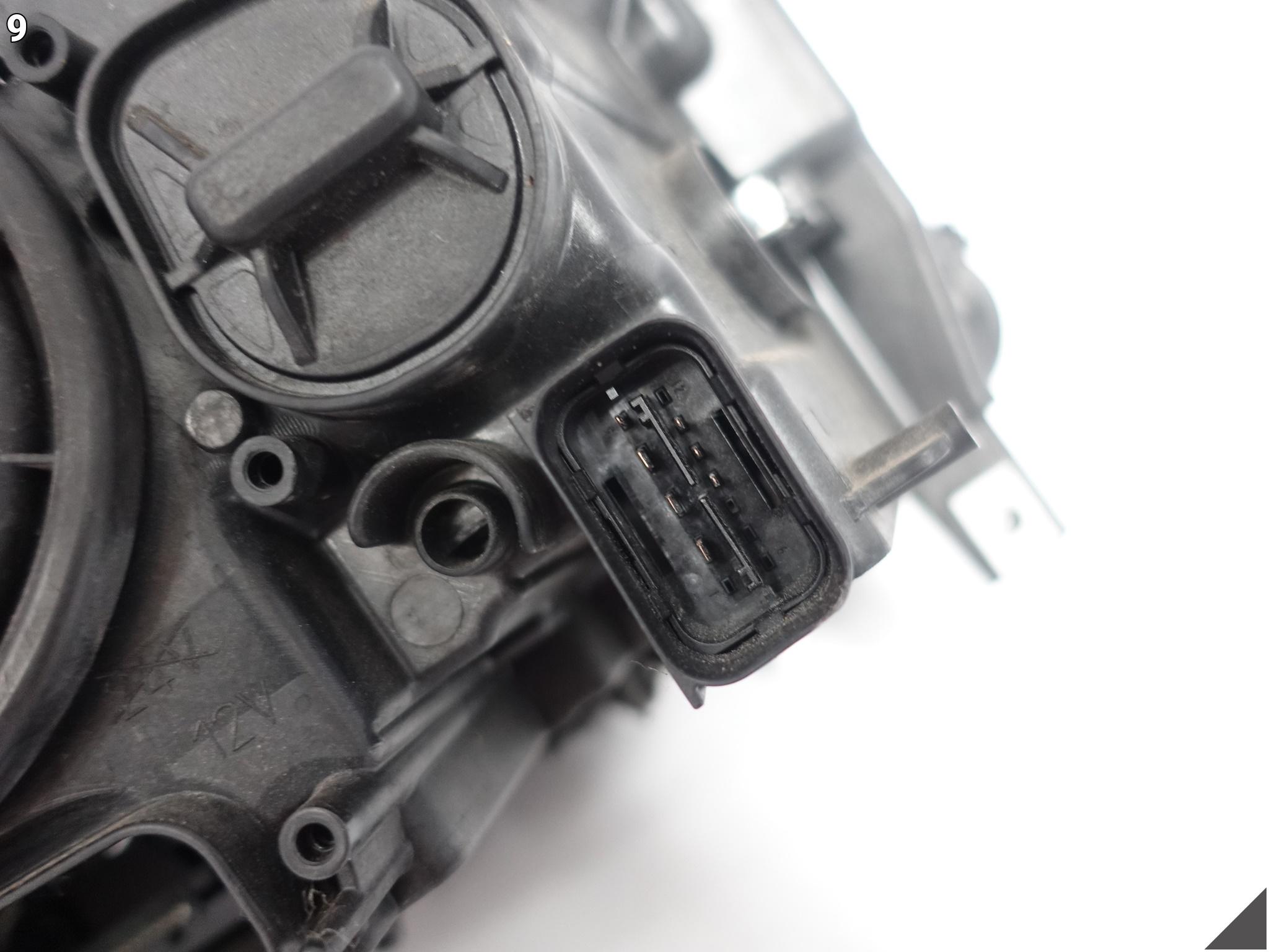 BMW 5 F10 F11 VFL 10-13 LAMPA XENON + LED NIESKRĘTNA LEWA PRZÓD EUROPA BMW 5 F10 F11 VFL 10-13 LAMPA XENON + LED NIESKRĘTNA LEWA PRZÓD EUROPA - obrazek 10