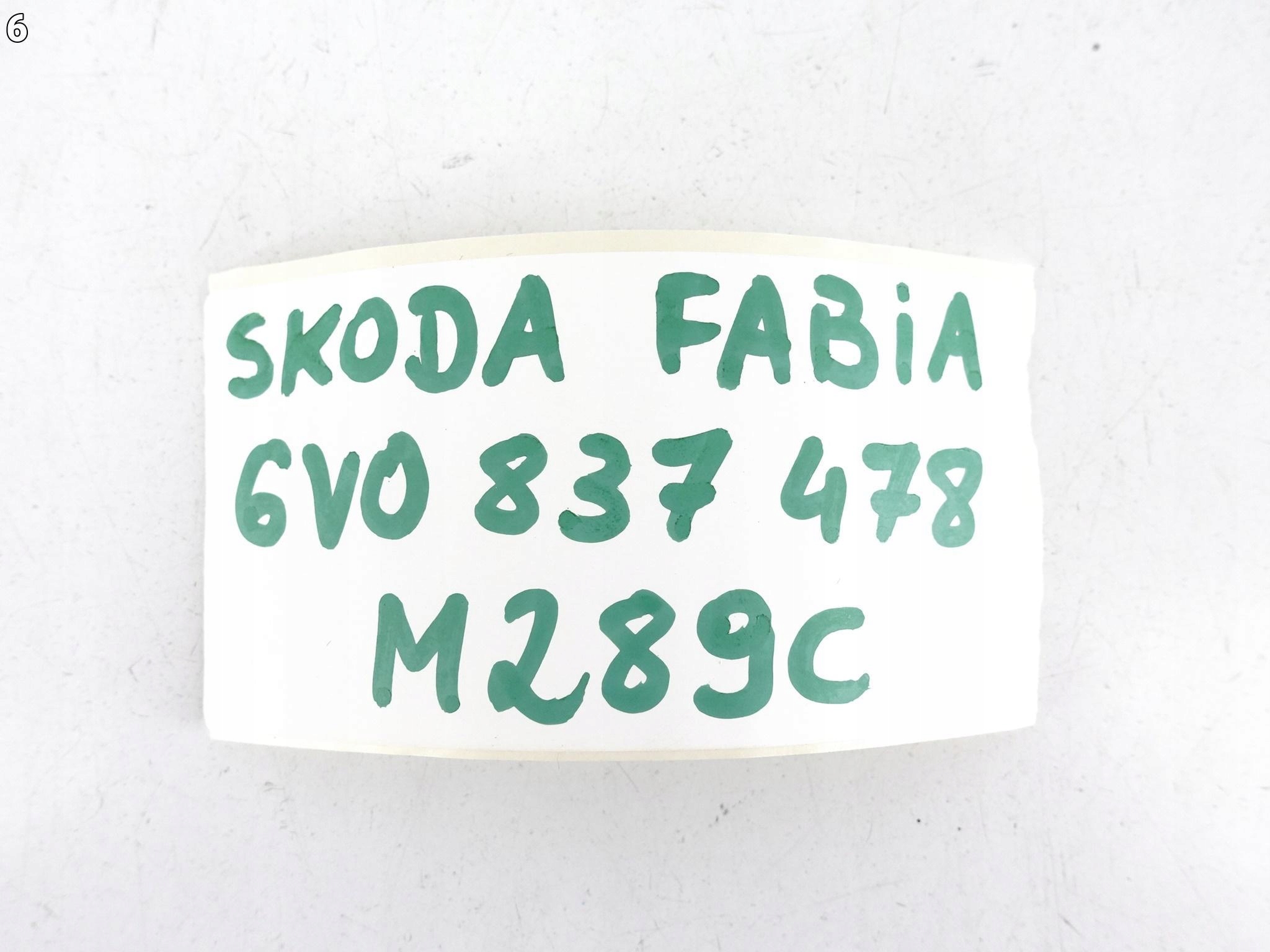 SKODA FABIA III 3 6V0 LIFT 15-20 LISTWA ZGARNIAJĄCA SZYBY DRZWI PRAWA PRZÓD SKODA FABIA III 3 6V0 LIFT 15-20 LISTWA ZGARNIAJĄCA SZYBY DRZWI PRAWA PRZÓD - obrazek 7