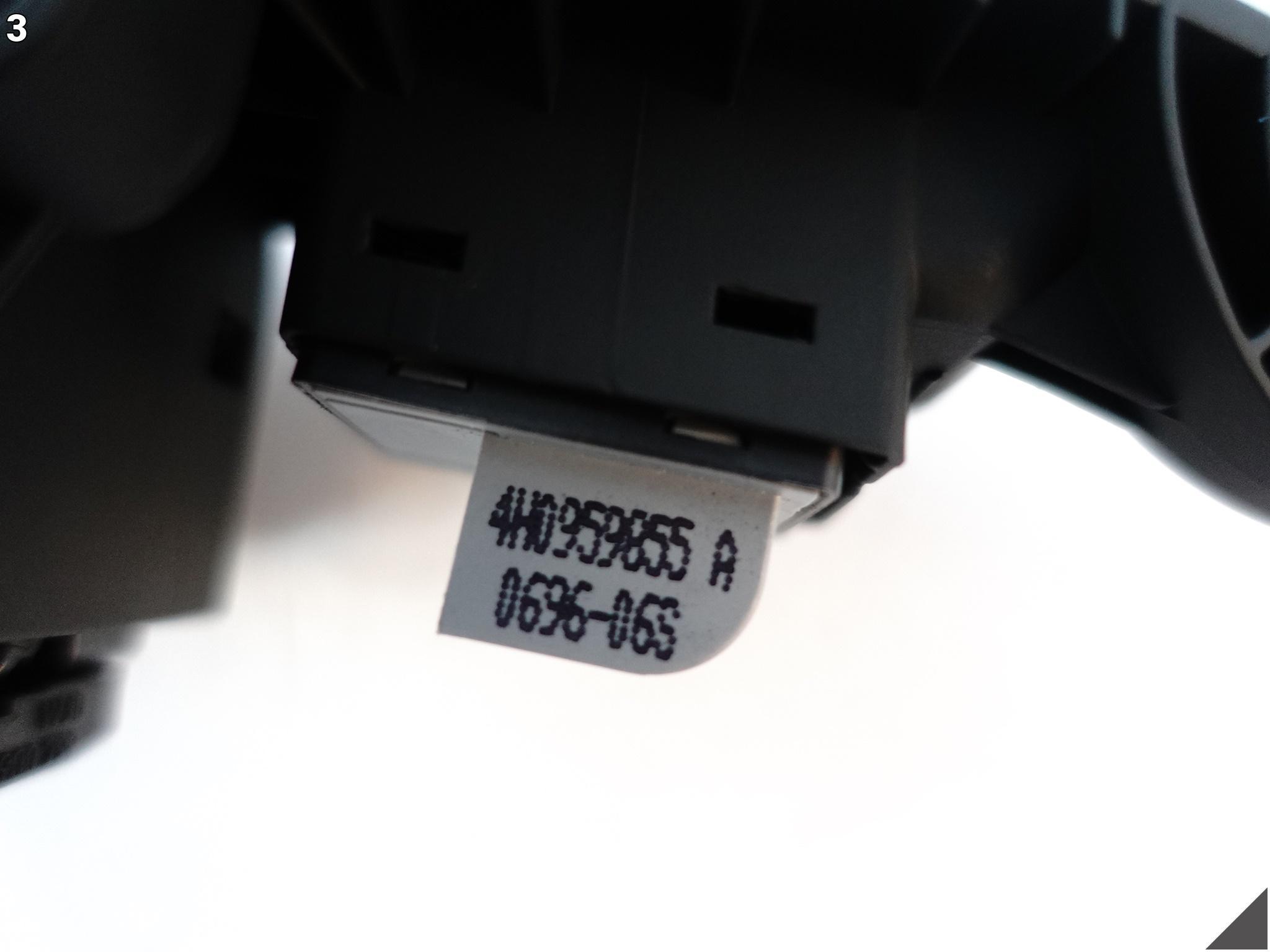 AUDI RS7 S7 A7 4G8 10-18 UCHWYT DRZWI PRAWYCH TYŁ PRZEŁĄCZNIKI POPIELNICZKA AUDI RS7 S7 A7 4G8 10-18 UCHWYT DRZWI PRAWYCH TYŁ PRZEŁĄCZNIKI POPIELNICZKA - obrazek 4
