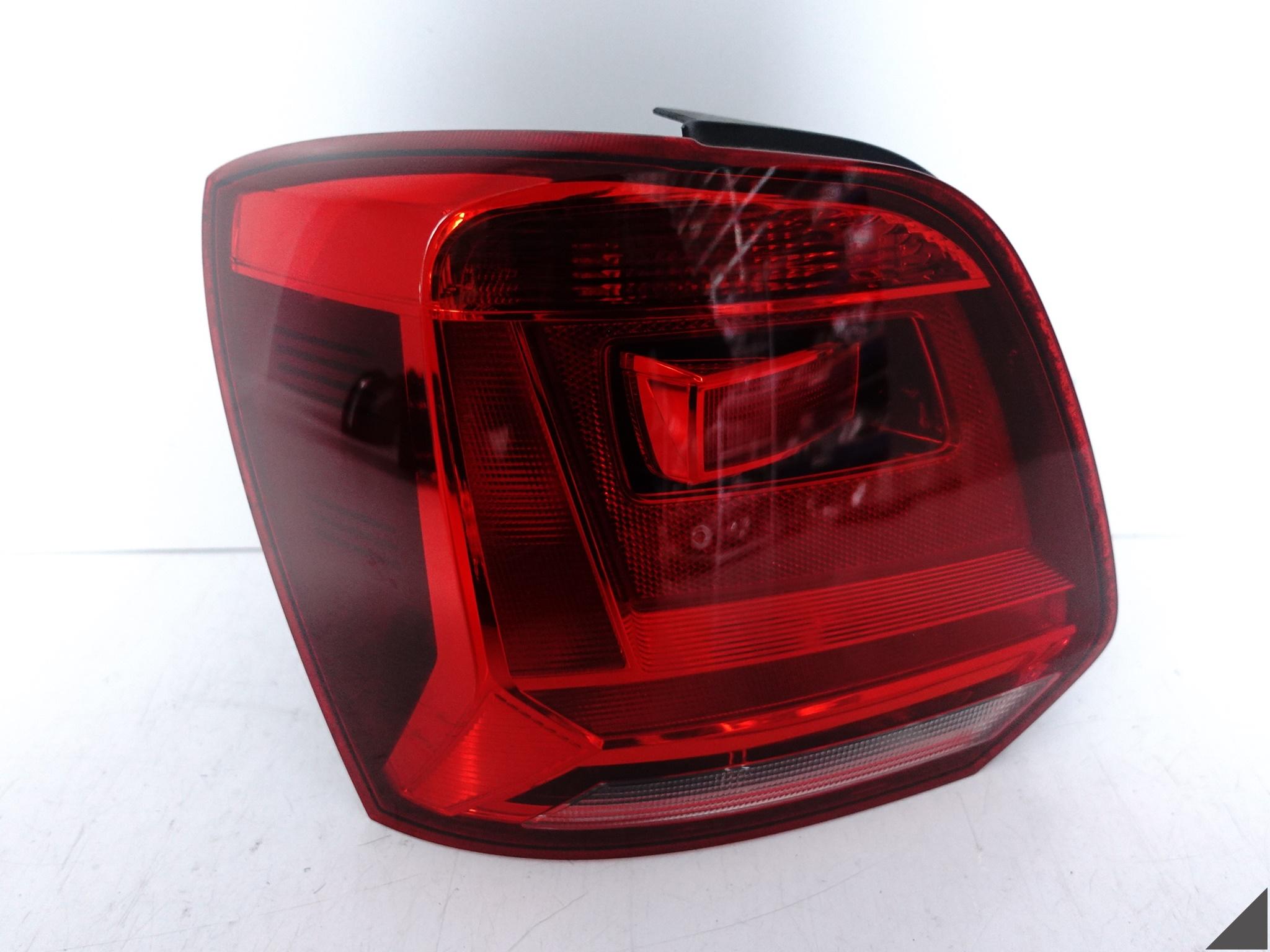 VW POLO V 6C0 LIFT 14-17 LAMPA LED W BŁOTNIK LEWA TYŁ EU VW POLO V 6C0 LIFT 14-17 LAMPA LED W BŁOTNIK LEWA TYŁ EU