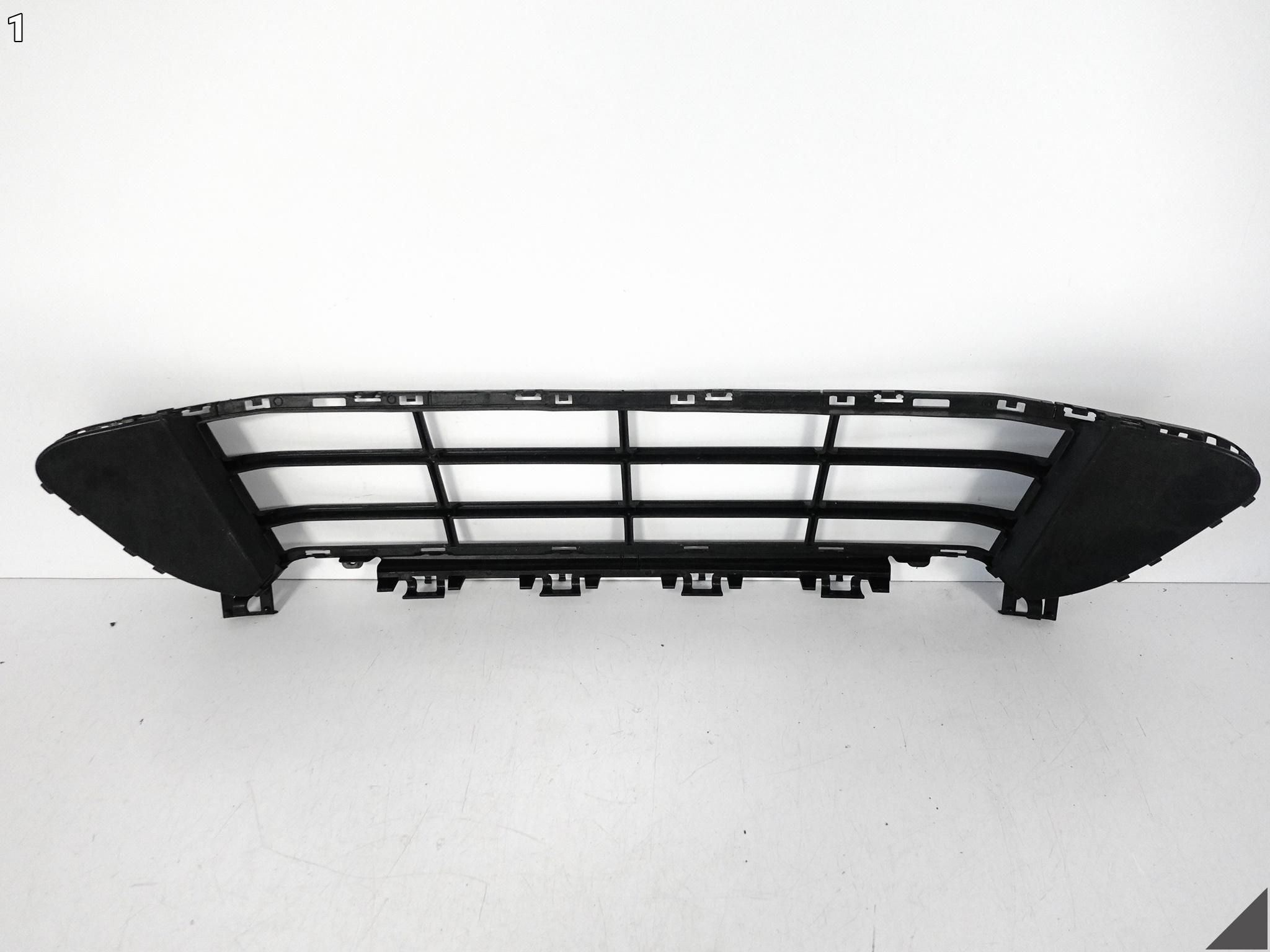 BMW X1 F48 LCI LIFT 19-22 DOLNA KRATKA ATRAPA WLOT W ZDERZAK PRZÓD ZWYKŁY BMW X1 F48 LCI LIFT 19-22 DOLNA KRATKA ATRAPA WLOT W ZDERZAK PRZÓD ZWYKŁY - obrazek 2