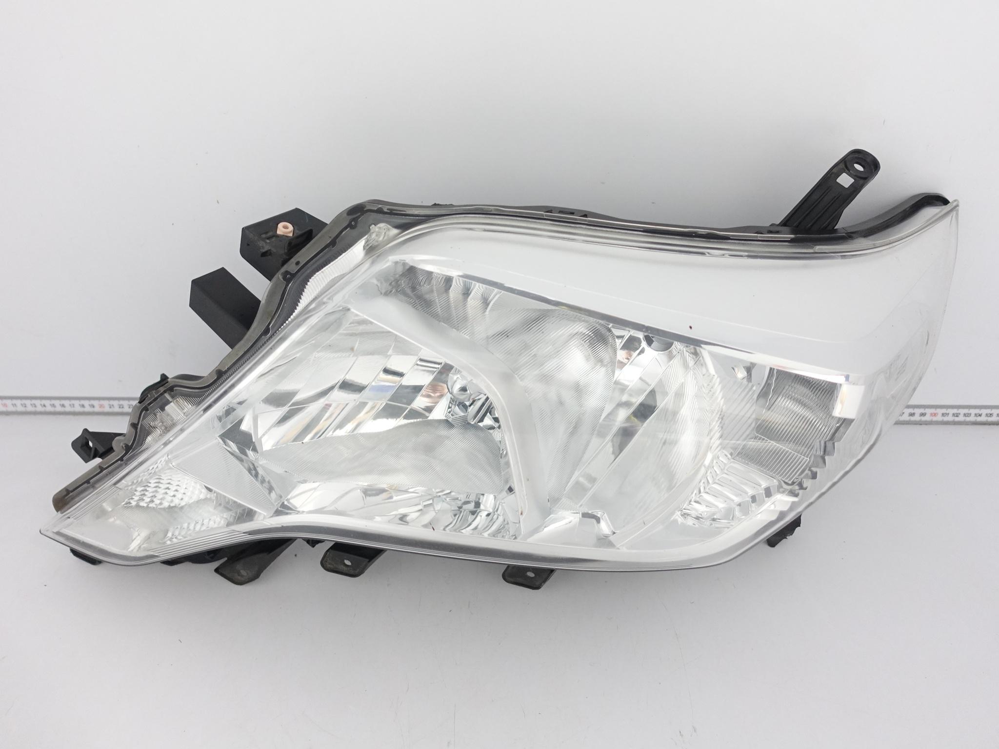 TOYOTA LAND CRUISER J150 150 LIFT 13-17 LAMPA LEWA ZWYKŁA PRZÓD EUROPA TOYOTA LAND CRUISER J150 150 LIFT 13-17 LAMPA LEWA ZWYKŁA PRZÓD EUROPA
