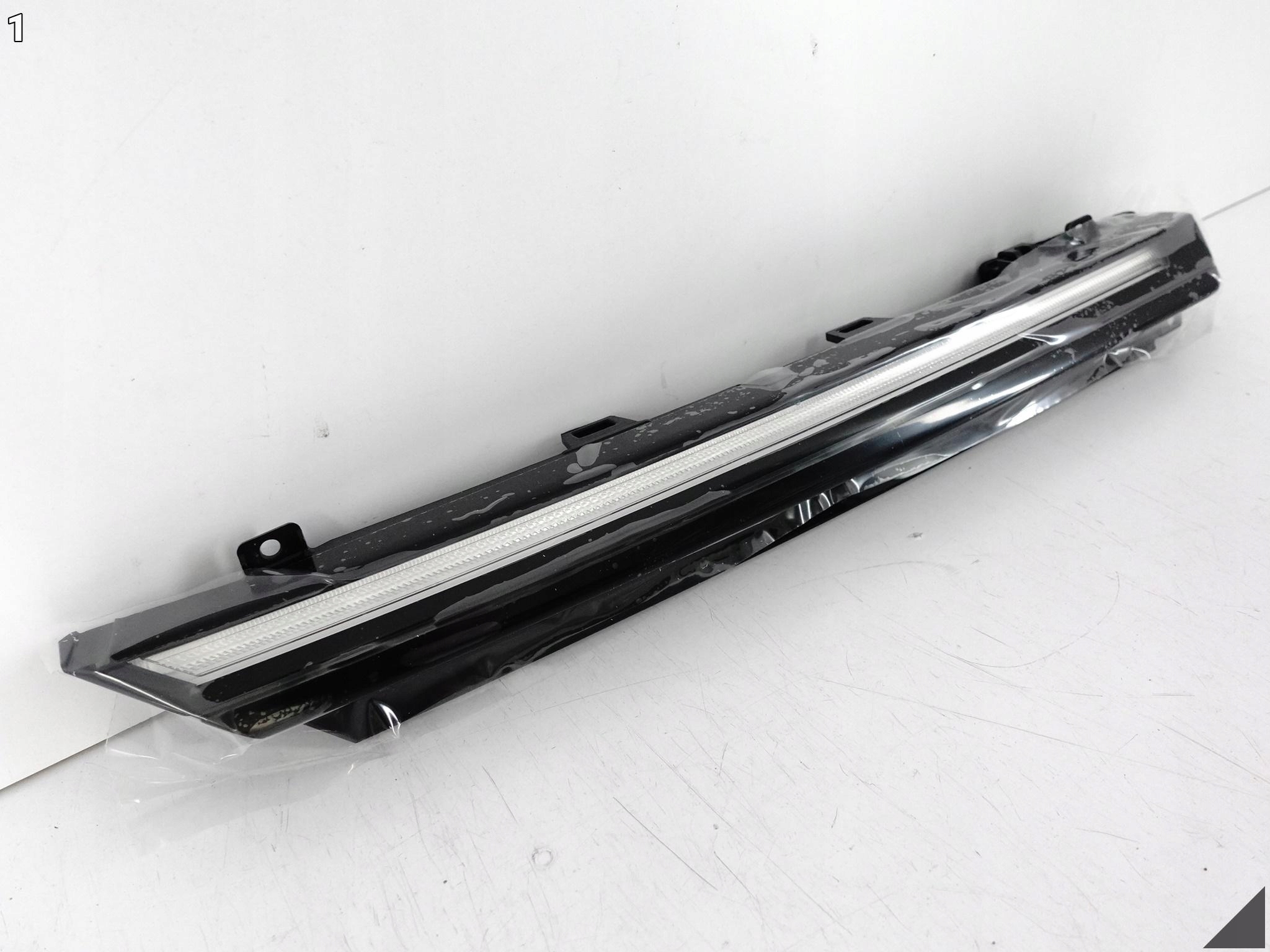 VW GOLF 8 VIII 5H0 19- GRILL ATRAPA LED DRL LISTWA OZDOBNA PODŚWIETLANE R VW GOLF 8 VIII 5H0 19- GRILL ATRAPA LED DRL LISTWA OZDOBNA PODŚWIETLANE R - obrazek 2