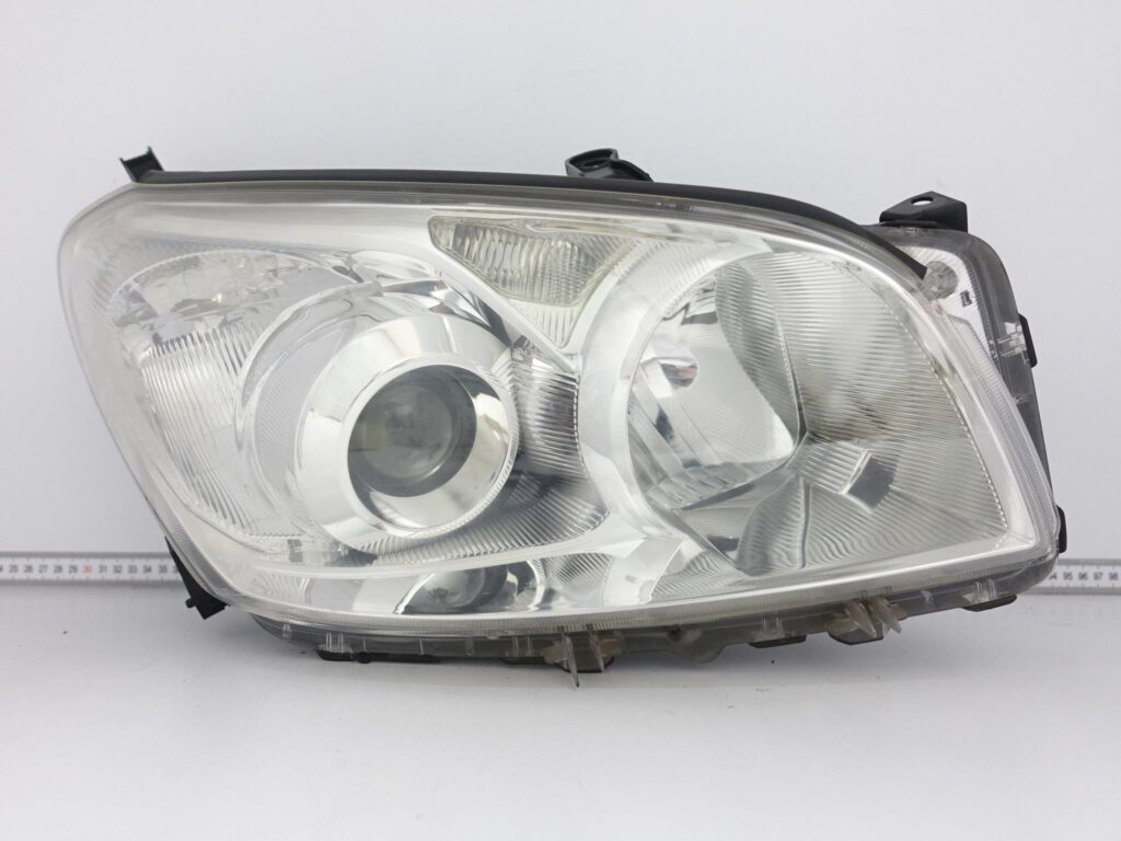 TOYOTA RAV4 III 3 LIFT 08-10 LAMPA PRAWA SOCZEWKA ZWYKŁA HALOGEN PRZÓD EU