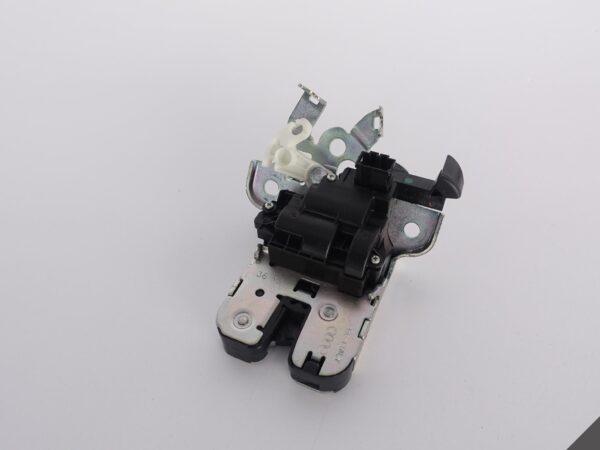 AUDI A1 A3 A4 A5 A6 A7 Q3 Q5 ZAMEK KLAPY BAGAŻNIKA AUDI A1 A3 A4 A5 A6 A7 Q3 Q5 ZAMEK KLAPY BAGAŻNIKA