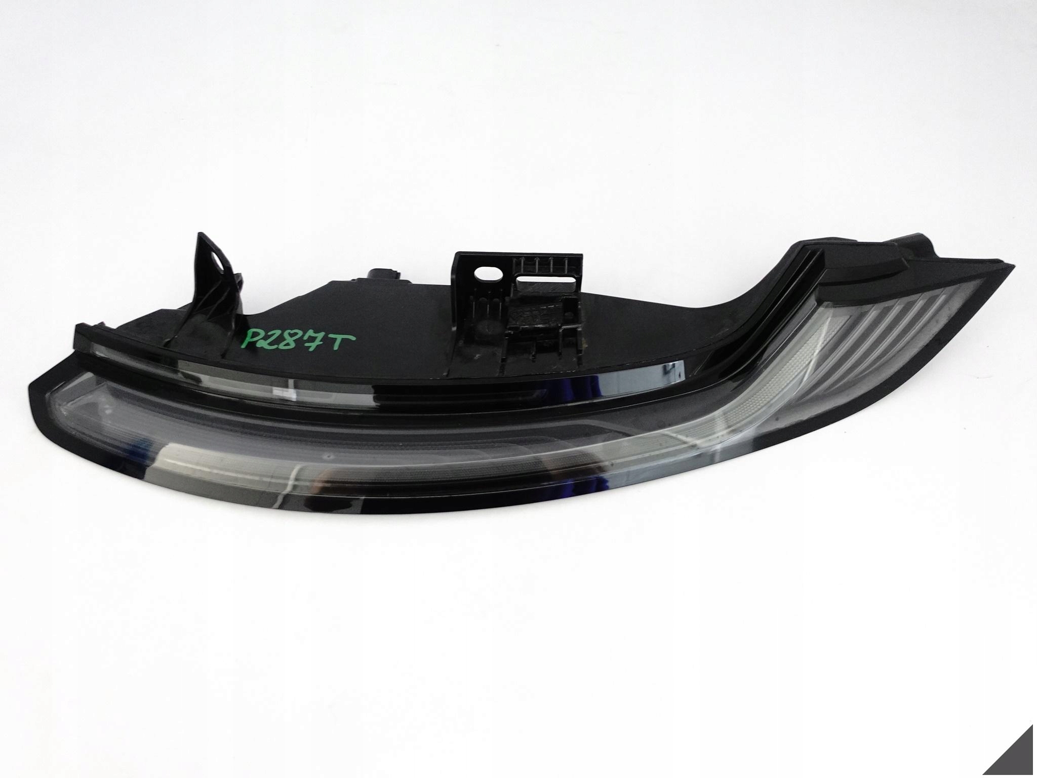 PORSCHE 911 992 19- EXCLUSIVE LAMPA LED PRAWA TYŁ EUROPA CIEMNA / CZARNA PORSCHE 911 992 19- EXCLUSIVE LAMPA LED PRAWA TYŁ EUROPA CIEMNA / CZARNA
