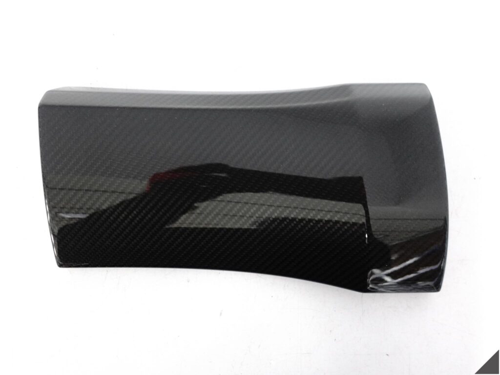 ASTON MARTIN DBX 20- DOLNA LISTWA NAKŁADKA PRÓG BŁOTNIK PRAWA PRZÓD CARBON ASTON MARTIN DBX 20- DOLNA LISTWA NAKŁADKA PRÓG BŁOTNIK PRAWA PRZÓD CARBON
