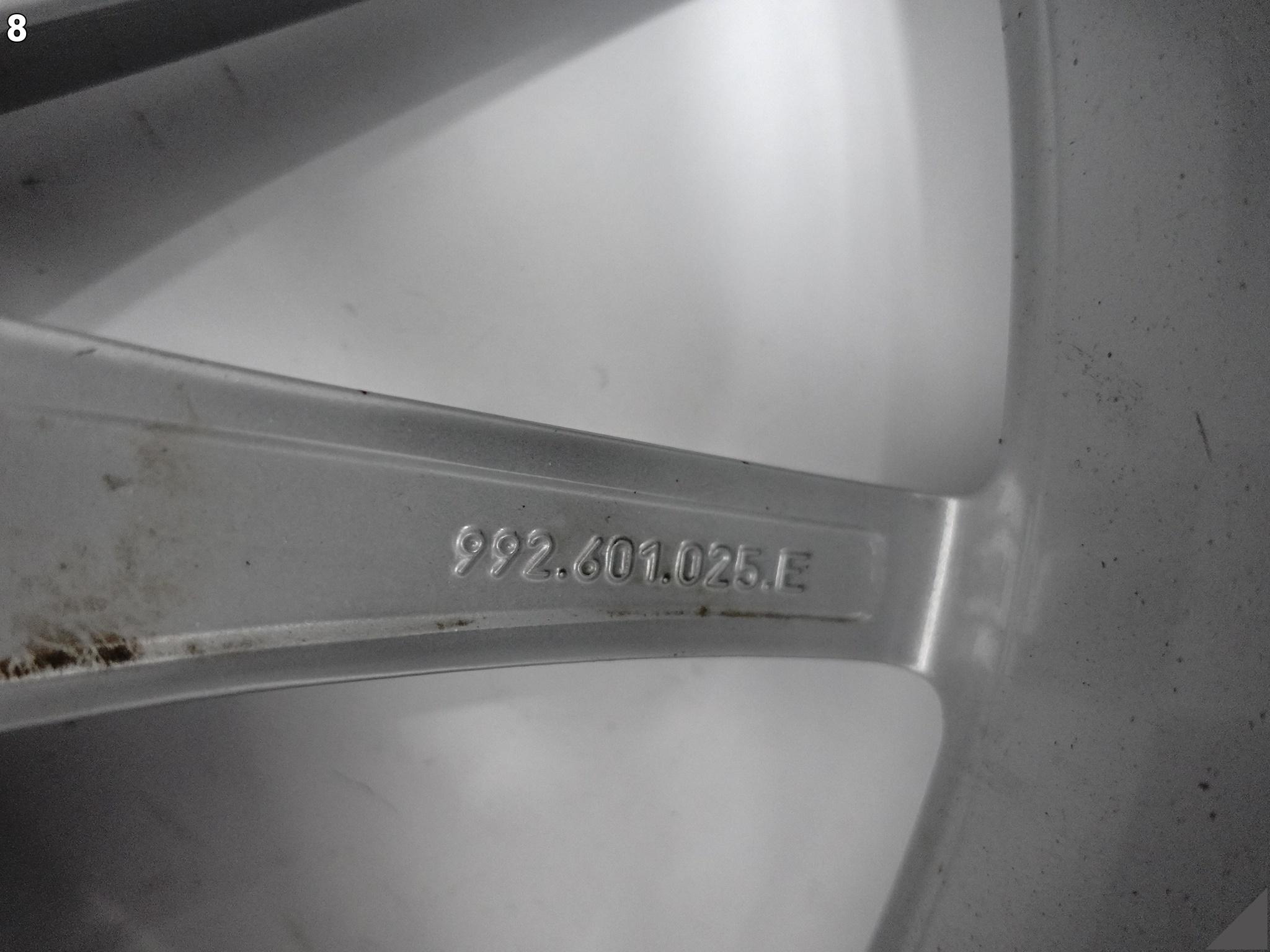 PORSCHE 911 992 CARRERA FELGA ALUFELGA 11Jx21 ET66 5×130 992601025E PORSCHE 911 992 CARRERA FELGA ALUFELGA 11Jx21 ET66 5x130 992601025E - obrazek 9
