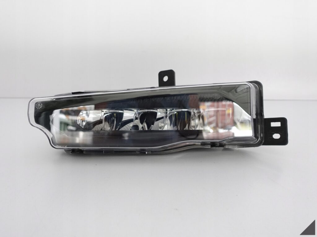 BMW X3 G01 X4 G02 LED DRL HALOGEN CIEMNY LEWY BMW X3 G01 X4 G02 LED DRL HALOGEN CIEMNY LEWY
