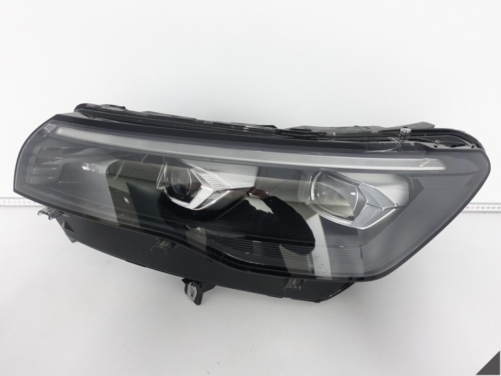 VW TIGUAN III 571 (3 GENERACJA) 24- LAMPA IQ.LIGHT FULL LED LEWA PRZÓD EU