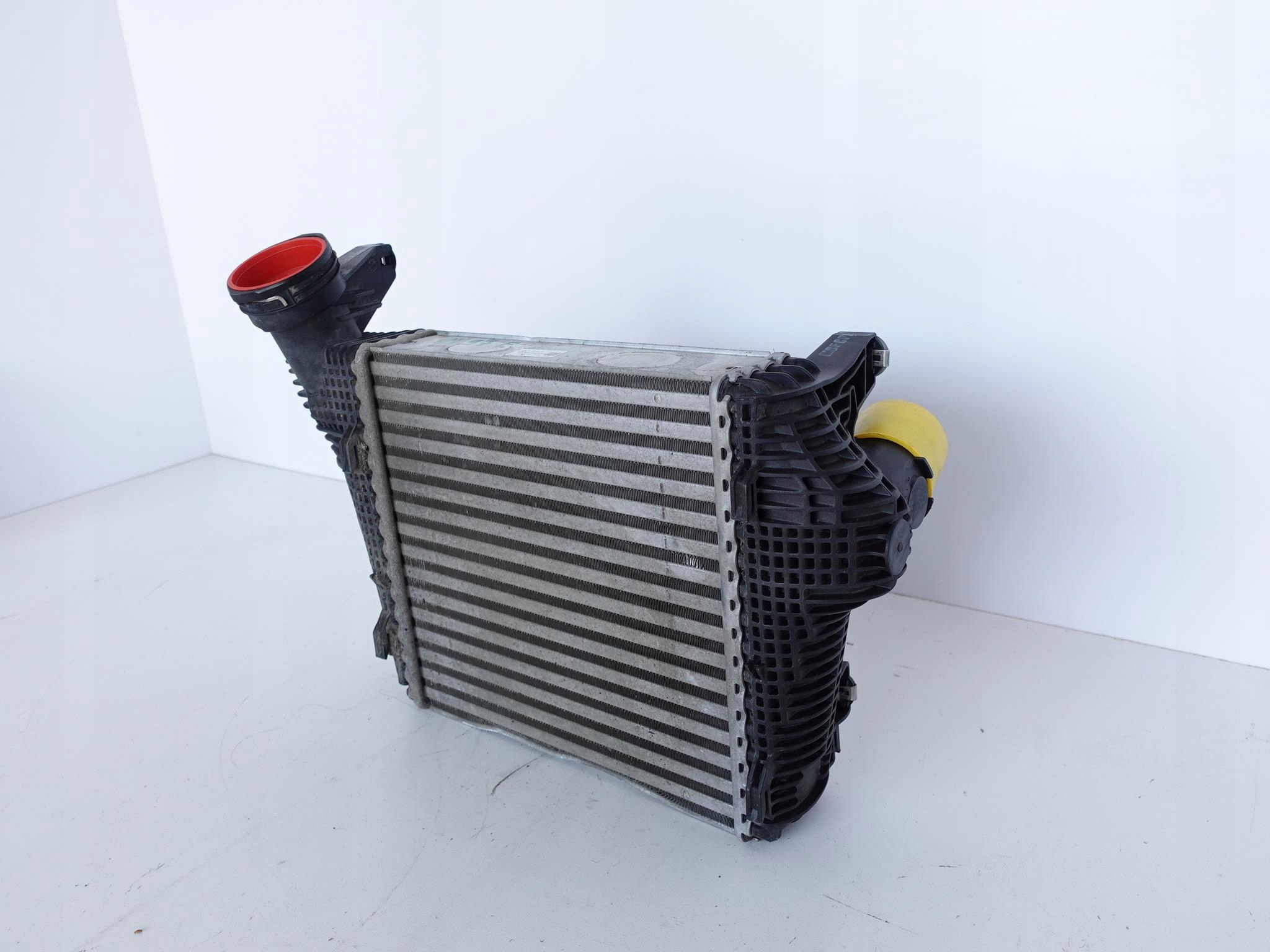 PORSCHE MACAN TURBO GTS 14-18 INTERCOOLER PRAWY PORSCHE MACAN TURBO GTS 14-18 INTERCOOLER PRAWY - obrazek 3