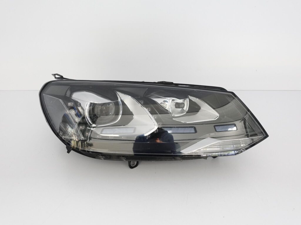 VW TOUAREG II 2 7P1 10-14 XENON+LED PRAWA LAMPA VW TOUAREG II 2 7P1 10-14 XENON+LED PRAWA LAMPA
