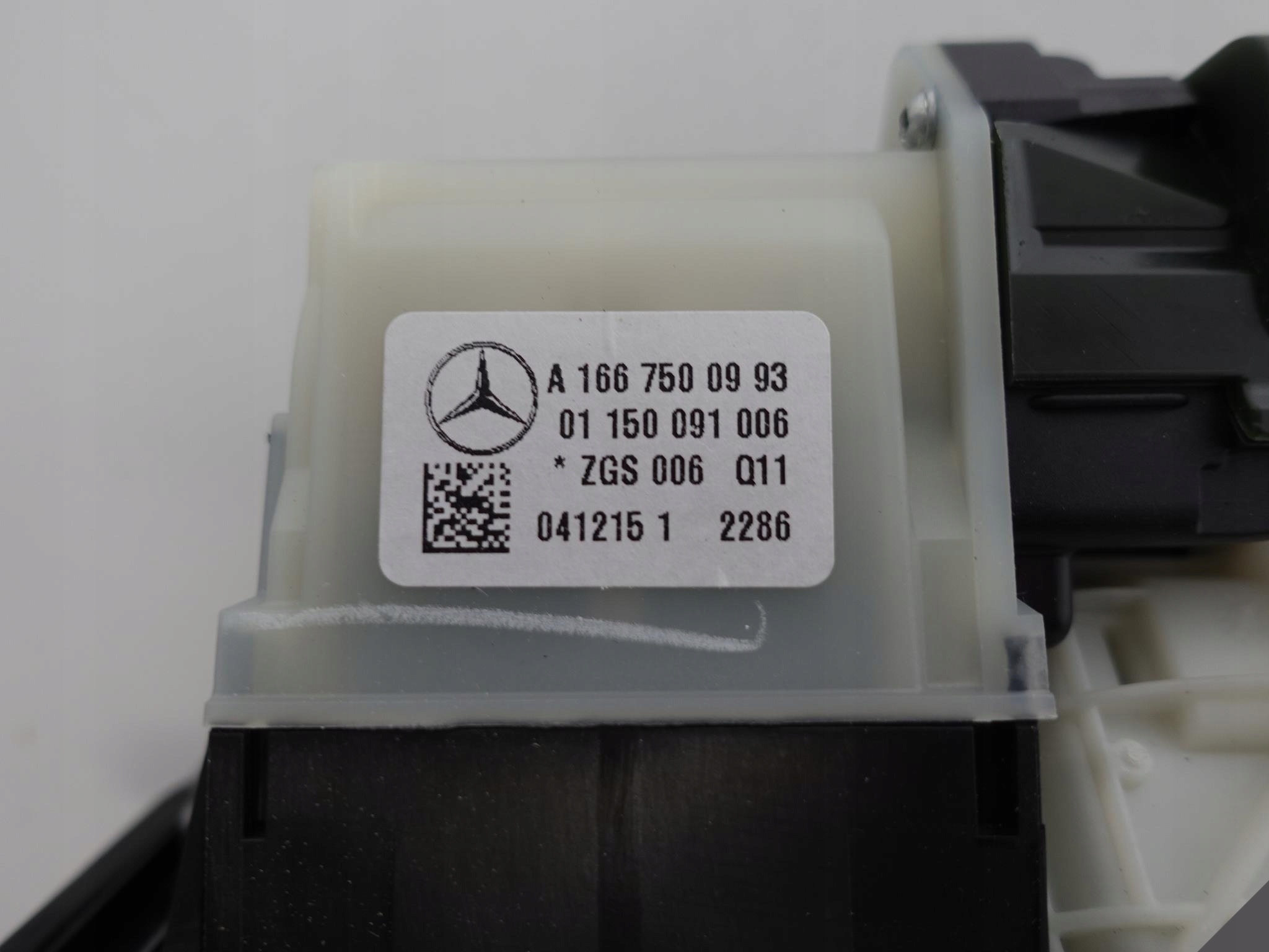 MERCEDES GLS X166 GLE KLAMKA KLAPY MIKROSTYK TYŁ MERCEDES GLS X166 GLE KLAMKA KLAPY MIKROSTYK TYŁ - obrazek 5