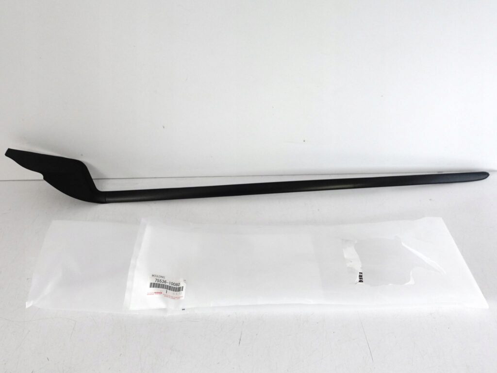 TOYOTA C-HR CHR LIFT 16-23 LISTWA USZCZELKA SZYBY PRZEDNIEJ LEWA