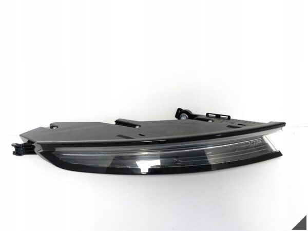 PORSCHE TAYCAN 9J1 19- LAMPA LED LEWA BIAŁA DYMIONA PRZEZROCZYSTA TYŁ EU PORSCHE TAYCAN 9J1 19- LAMPA LED LEWA BIAŁA DYMIONA PRZEZROCZYSTA TYŁ EU