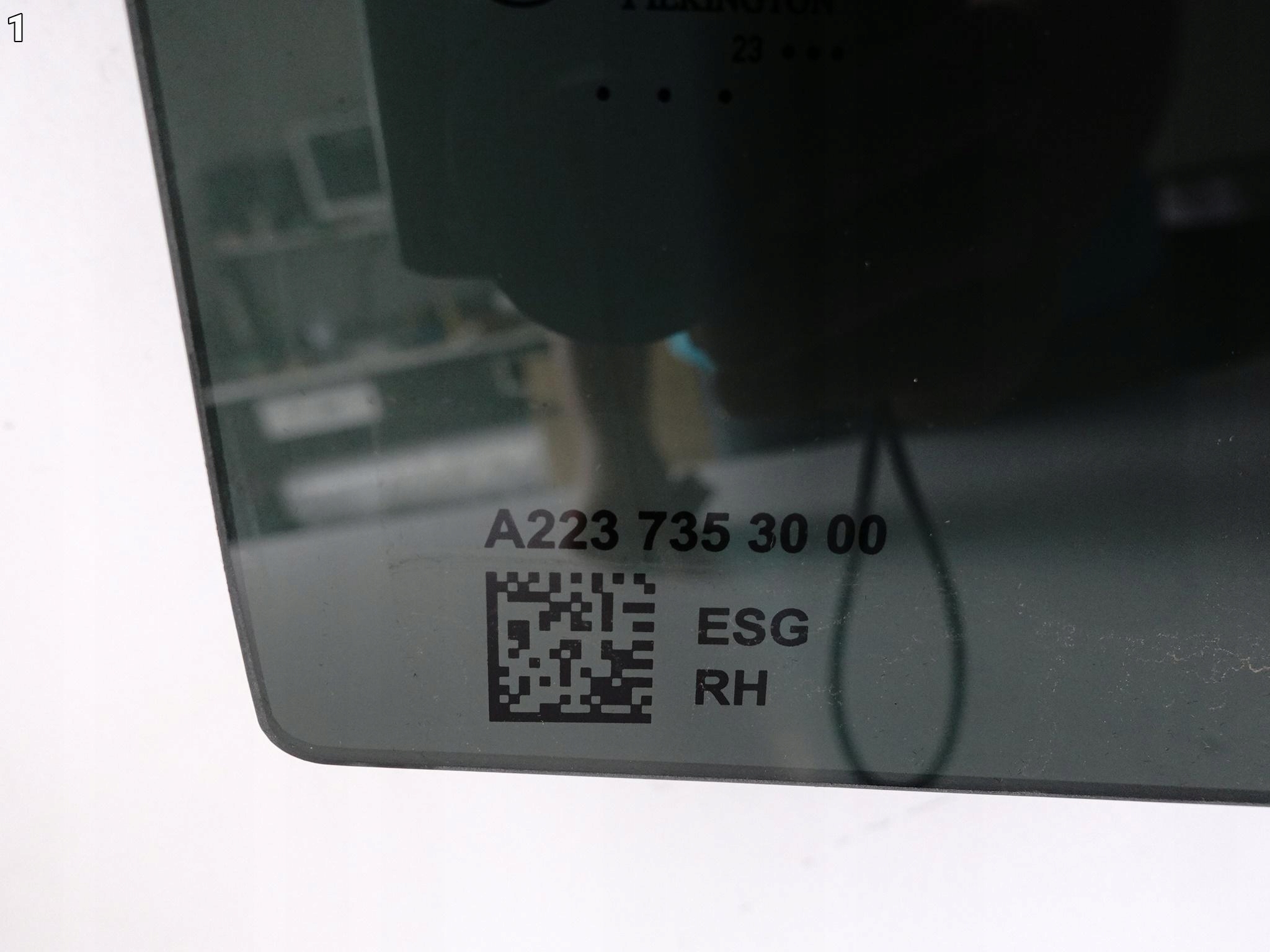 MERCEDES S-KLASA W223 20- SZYBA BOCZNA DRZWI PRAWA TYŁ CIEMNA MERCEDES S-KLASA W223 20- SZYBA BOCZNA DRZWI PRAWA TYŁ CIEMNA - obrazek 2