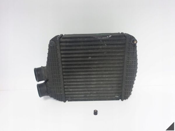 MASERATI GHIBLI M157 LEVANTE M161 QUATTROPORTE M156 INTERCOOLER PRAWY MASERATI GHIBLI M157 LEVANTE M161 QUATTROPORTE M156 INTERCOOLER PRAWY