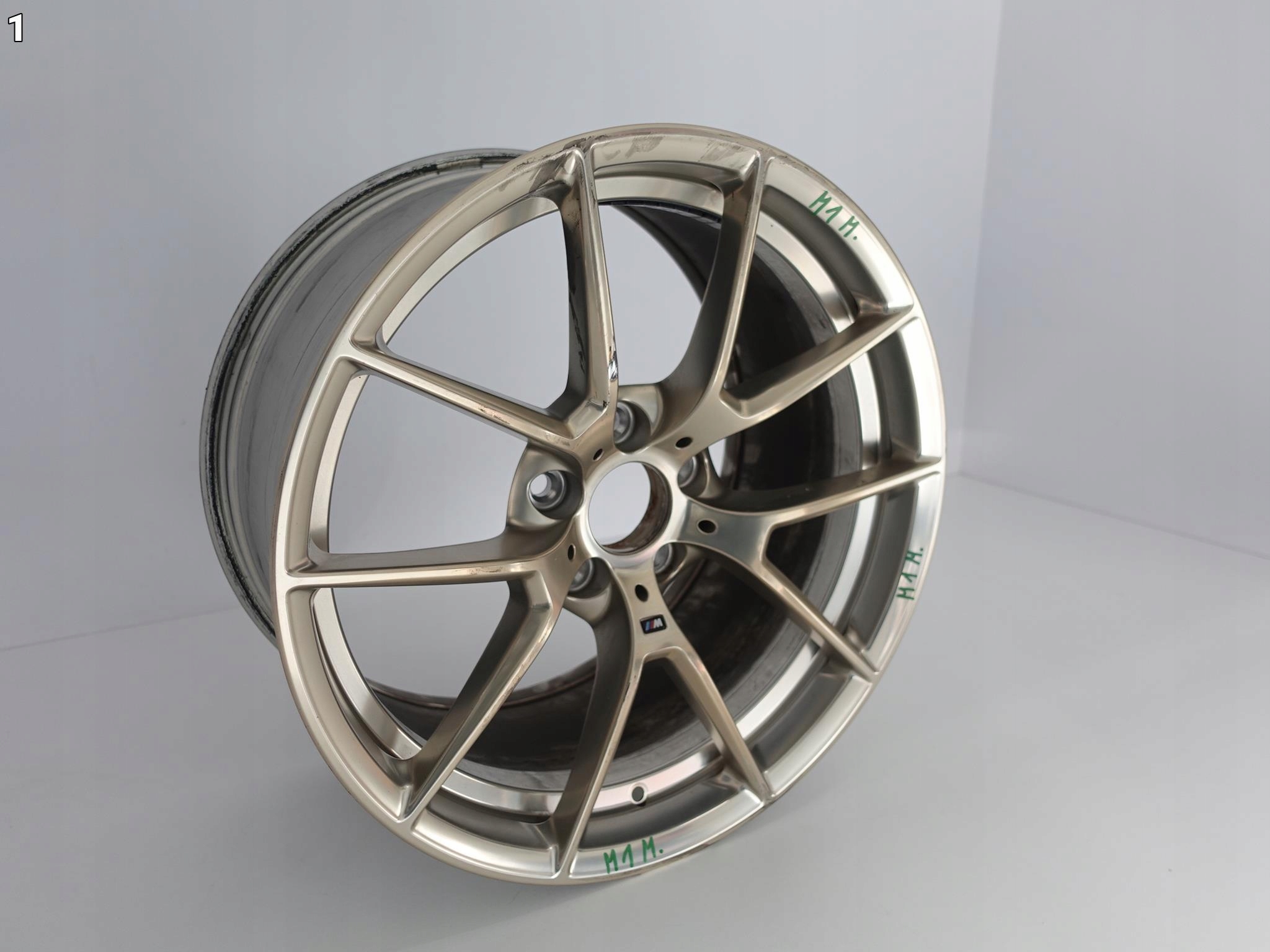 BMW M2 CS F87 LCI 10JX19 IS40 5X120 FELGA GOLD BMW M2 CS F87 LCI 10JX19 IS40 5X120 FELGA GOLD - obrazek 2