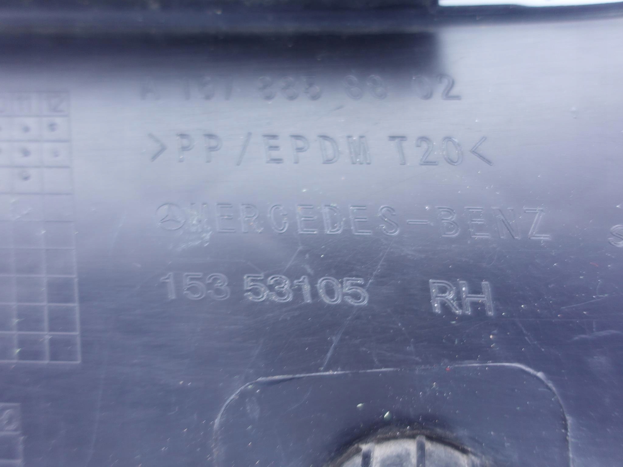 MERCEDES GLE W167 19- KRATKA ATRAPA PRAWA ZDERZAK MERCEDES GLE W167 19- KRATKA ATRAPA PRAWA ZDERZAK - obrazek 4