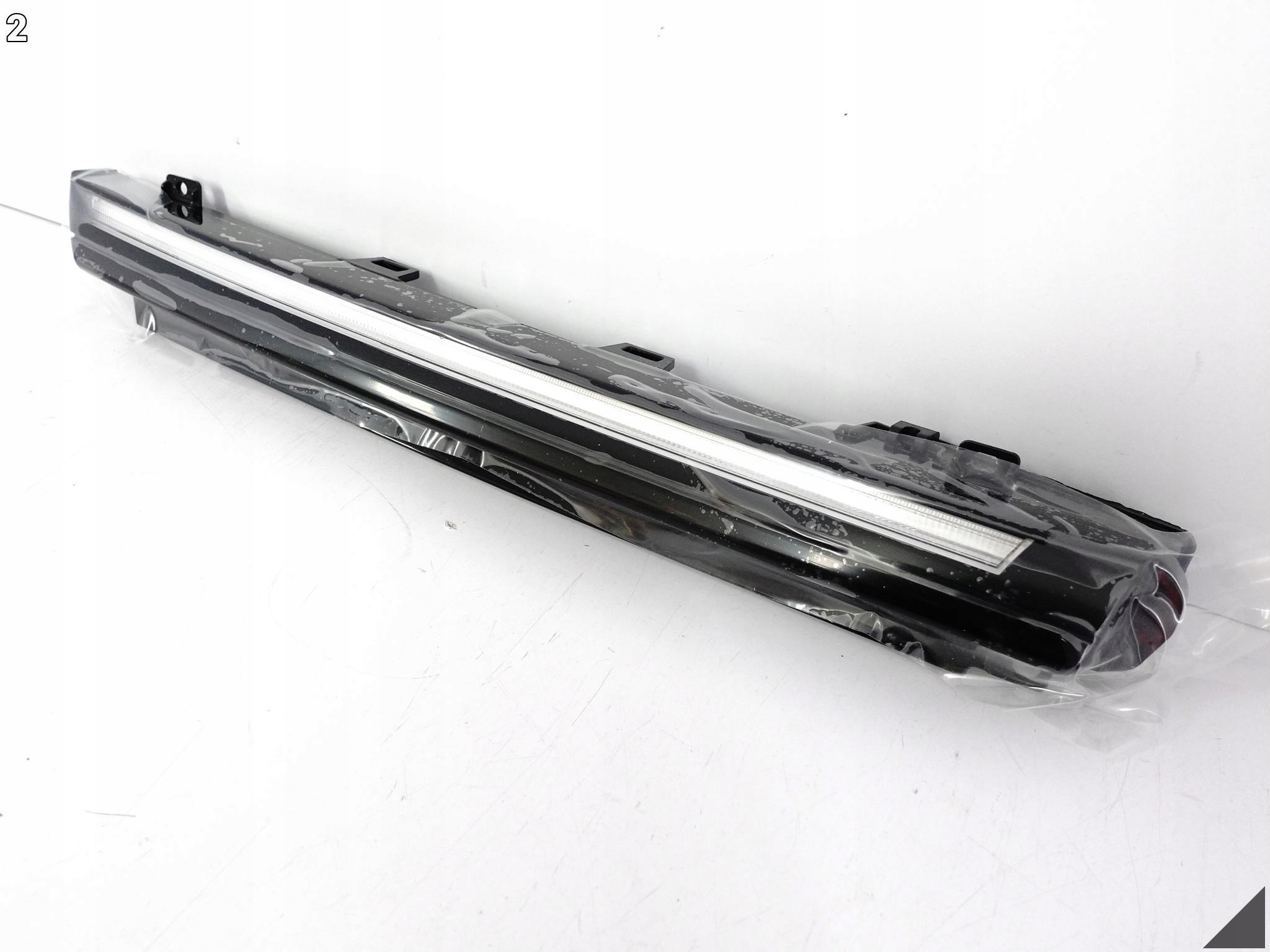 VW GOLF 8 VIII 5H0 19- GRILL ATRAPA LED DRL LISTWA OZDOBNA PODŚWIETLANE R VW GOLF 8 VIII 5H0 19- GRILL ATRAPA LED DRL LISTWA OZDOBNA PODŚWIETLANE R - obrazek 3