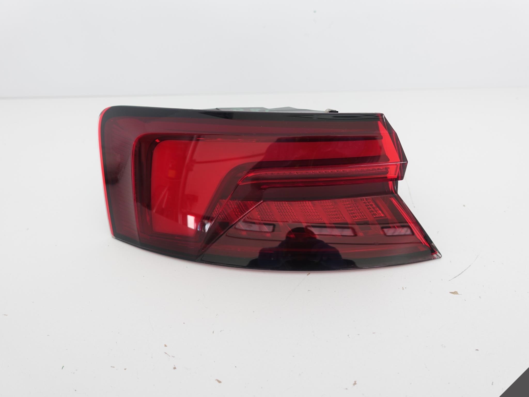 AUDI A5 8W6 B9 F5 16-19 LED LAMPA LEWA TYŁ EU AUDI A5 8W6 B9 F5 16-19 LED LAMPA LEWA TYŁ EU