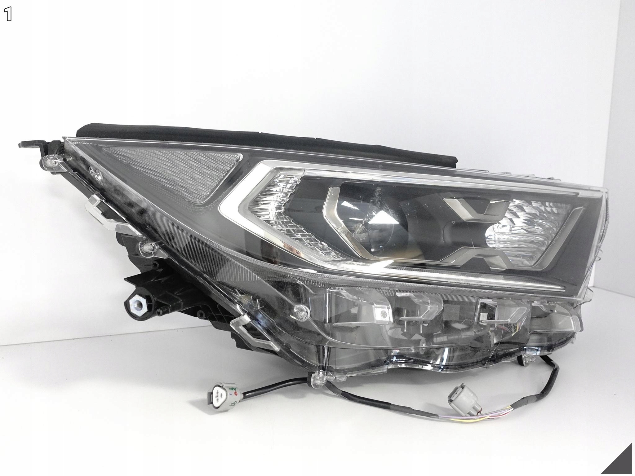 TOYOTA RAV4 RAV 4 V 5 19- LAMPA FULL LED SOCZEWKA PRAWA PRZÓD EUROPA BŁADNA TOYOTA RAV4 RAV 4 V 5 19- LAMPA FULL LED SOCZEWKA PRAWA PRZÓD EUROPA BŁADNA - obrazek 2