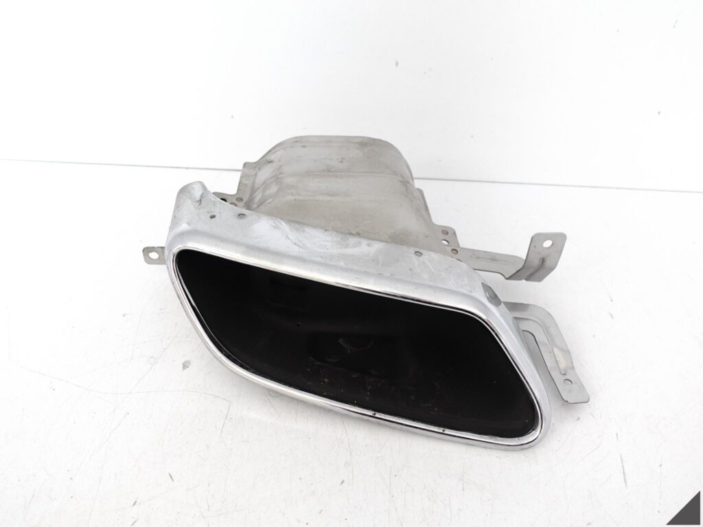 VOLVO V60 II S60 III R-DESIGN 18- KOŃCÓWKA WYDECHU TŁUMIKA PRAWA TYŁ CHROM VOLVO V60 II S60 III R-DESIGN 18- KOŃCÓWKA WYDECHU TŁUMIKA PRAWA TYŁ CHROM