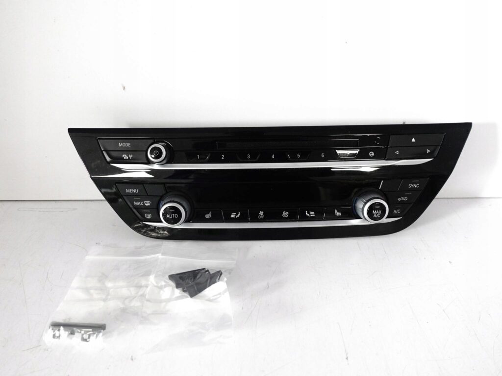 BMW X3 G01 X4 G02 RAMKA PANEL STEROWANIA KLIMATYZACJI KLIMY RADIA CD BMW X3 G01 X4 G02 RAMKA PANEL STEROWANIA KLIMATYZACJI KLIMY RADIA CD