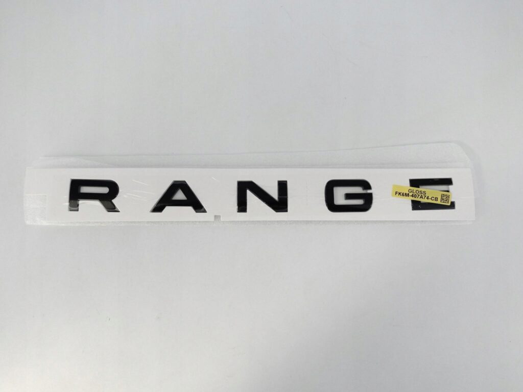 RANGE ROVER SPORT II L494 13-22 EMBLEMAT POKRYWA TYŁ POŁYSK NOWY ORYGINAŁ RANGE ROVER SPORT II L494 13-22 EMBLEMAT POKRYWA TYŁ POŁYSK NOWY ORYGINAŁ