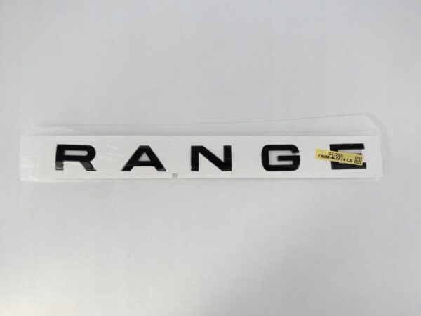 RANGE ROVER SPORT II L494 13-22 EMBLEMAT POKRYWA TYŁ POŁYSK NOWY ORYGINAŁ