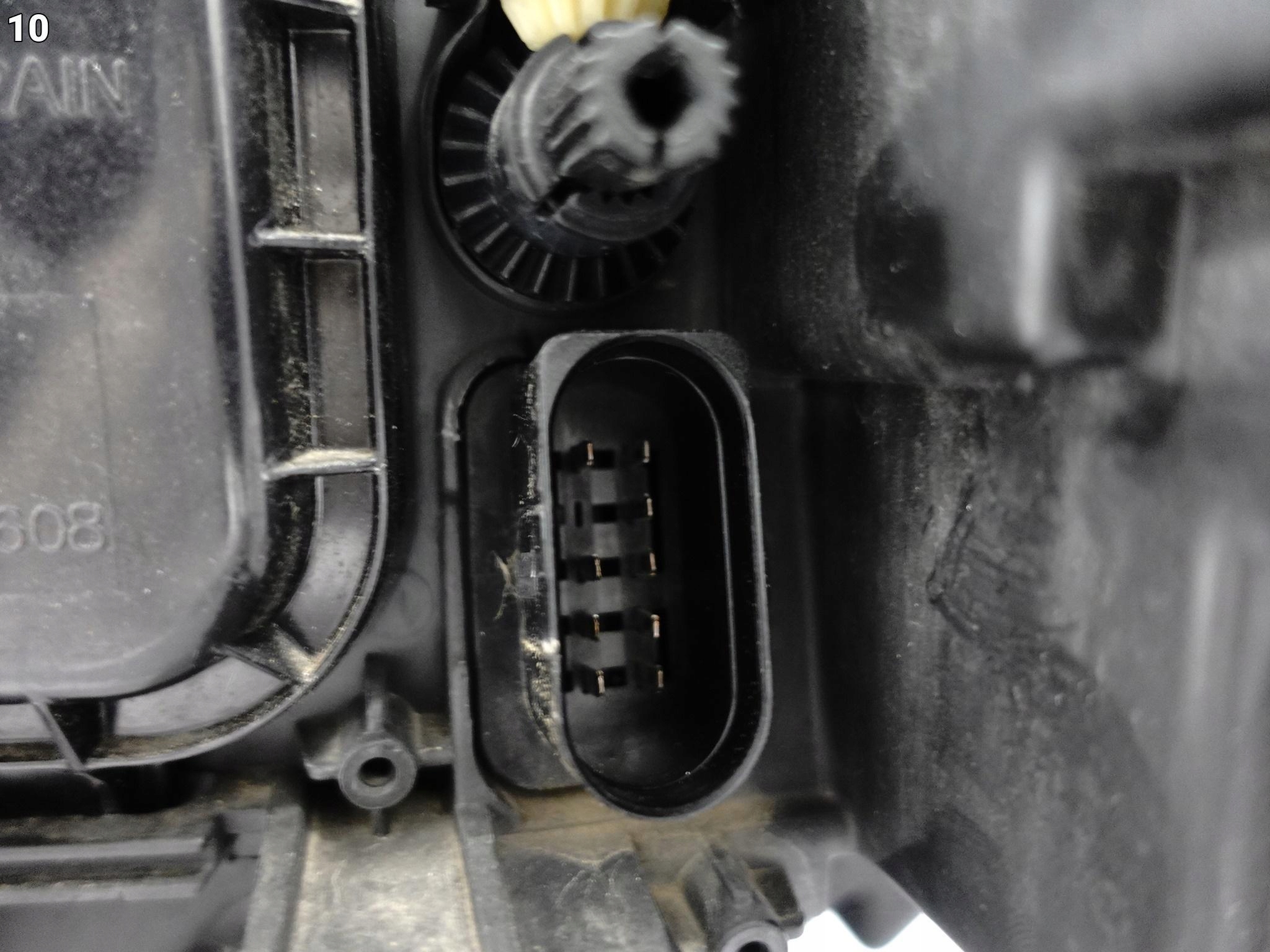 SEAT IBIZA IV 4 LIFT 6J1 FR 12-15 LAMPA ZWYKŁA HALOGEN H7 CIEMNA PRAWA EU SEAT IBIZA IV 4 LIFT 6J1 FR 12-15 LAMPA ZWYKŁA HALOGEN H7 CIEMNA PRAWA EU - obrazek 11