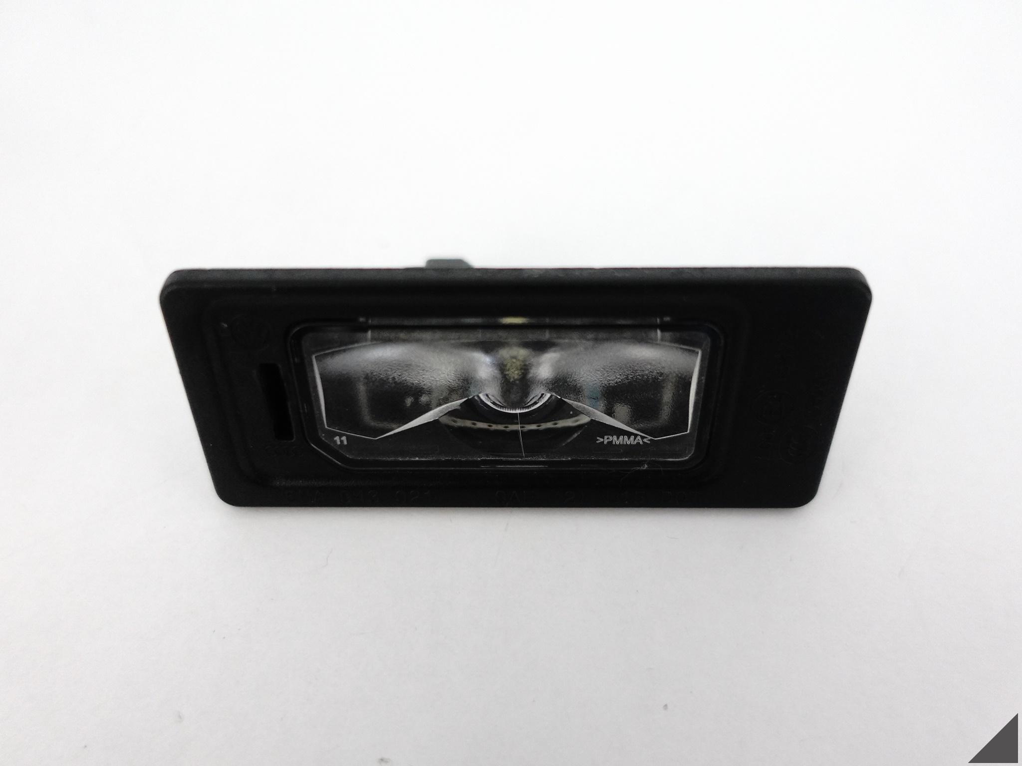 AUDI BENTLEY VW SEAT SKODA LAMPKA OŚWIETLENIE TABLICY REJESTRACYJNEJ AUDI BENTLEY VW SEAT SKODA LAMPKA OŚWIETLENIE TABLICY REJESTRACYJNEJ