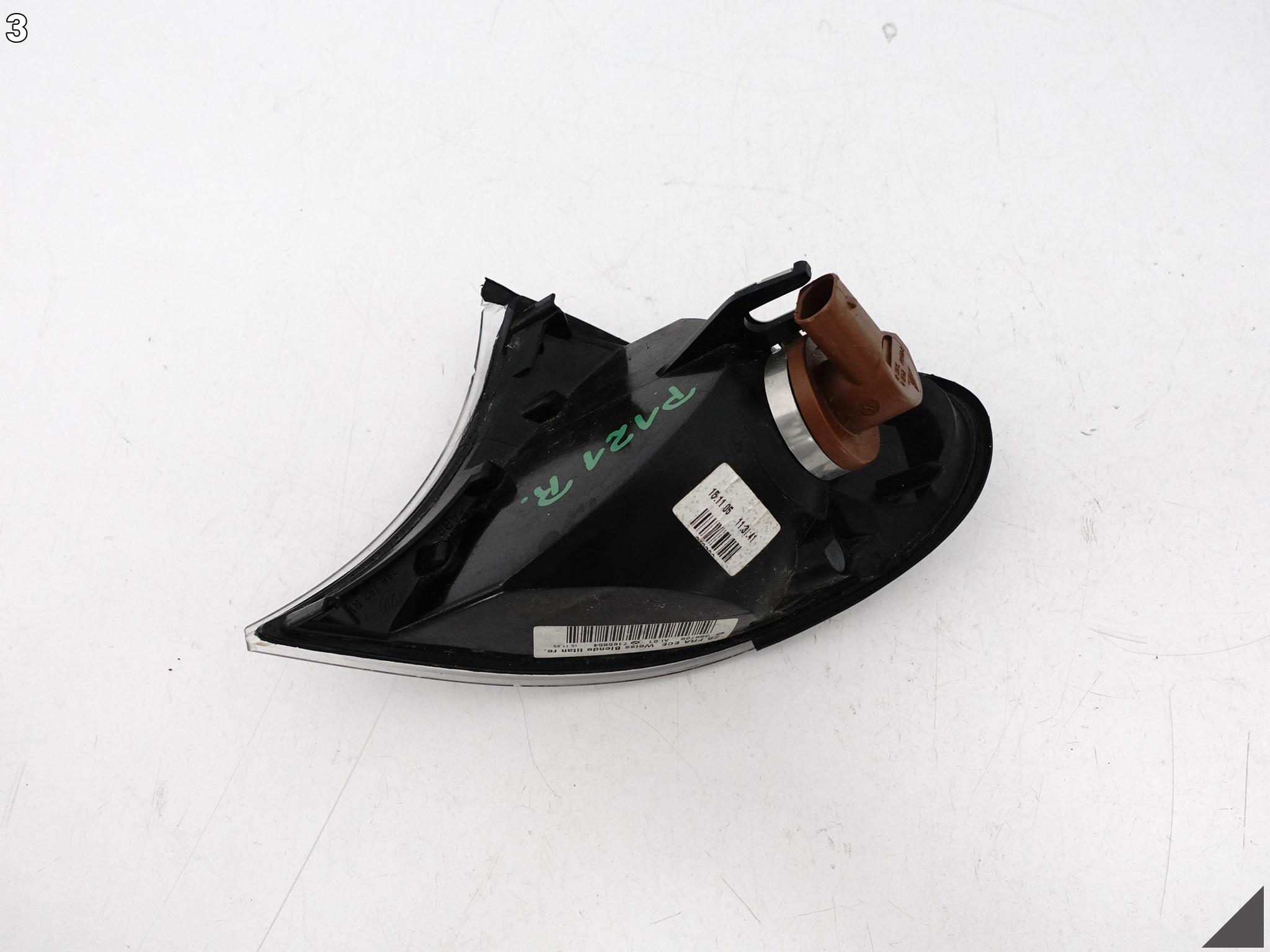 BMW 3 E46 LIFT LCI 01-05 LAMPA KIERUNKOWSKAZ MIGACZ PRAWY BIAŁY/TYTAN PRZÓD BMW 3 E46 LIFT LCI 01-05 LAMPA KIERUNKOWSKAZ MIGACZ PRAWY BIAŁY/TYTAN PRZÓD - obrazek 4