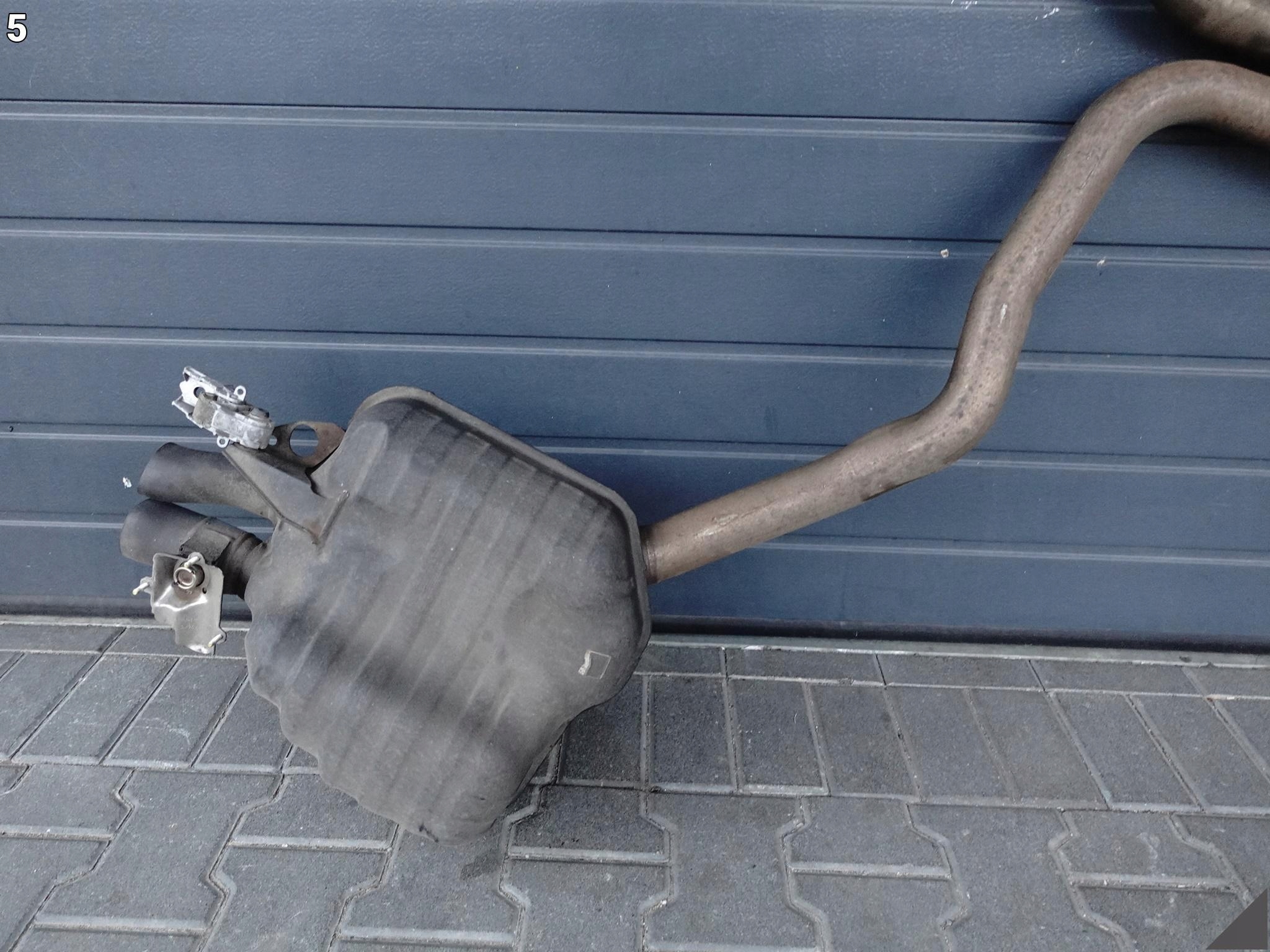 AUDI RS7 4G8 C7 LIFT 15-18 RURA WYDECH TŁUMIK PRAWY TYŁ 4.0 TFSI 340 KM AUDI RS7 4G8 C7 LIFT 15-18 RURA WYDECH TŁUMIK PRAWY TYŁ 4.0 TFSI 340 KM - obrazek 6