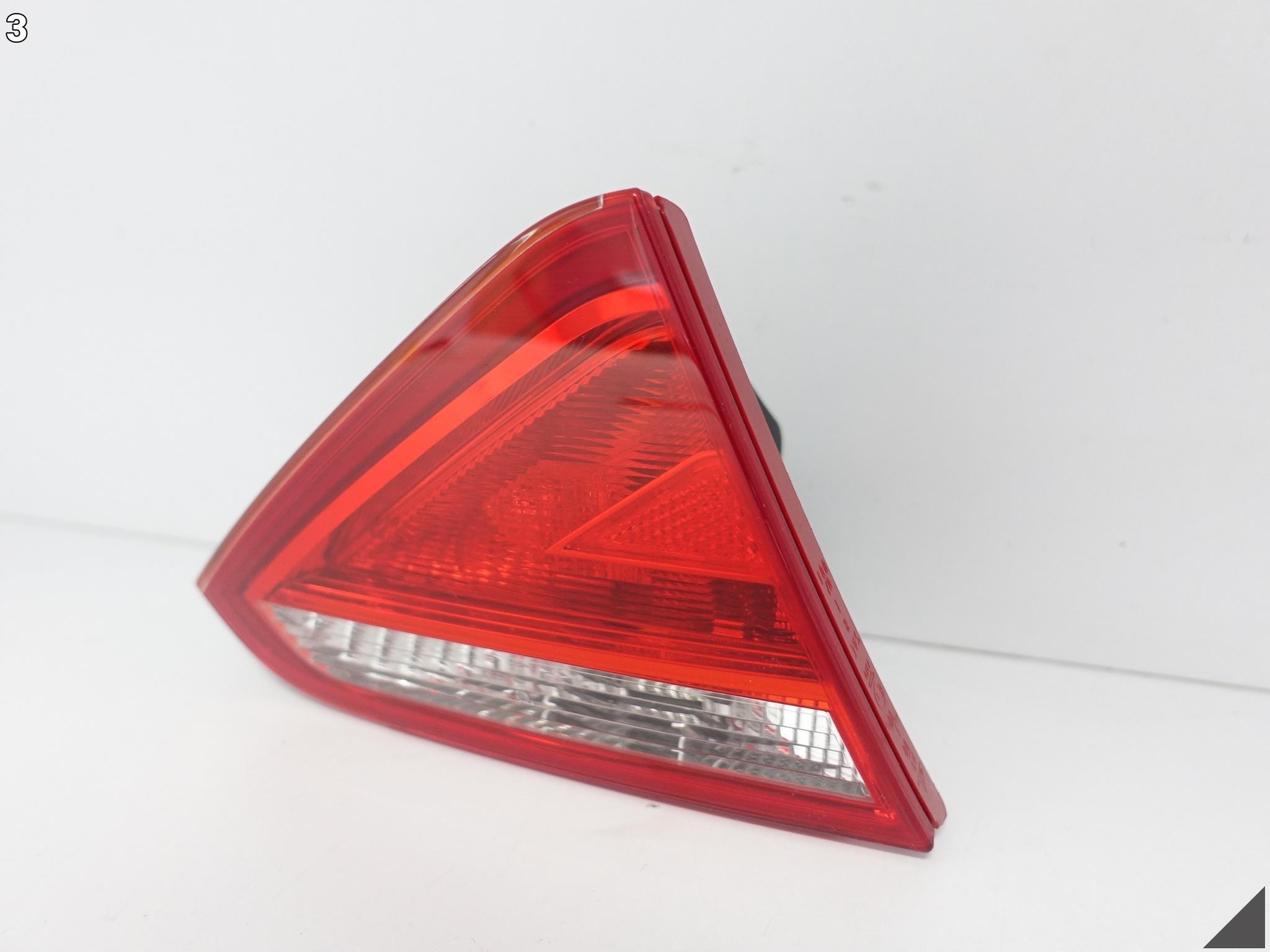 AUDI A5 S5 RS5 8T0 07-11 LAMPA W KLAPE BAGAŻNIKA LEWA TYŁ ZWYKŁA 8T0945093 AUDI A5 S5 RS5 8T0 07-11 LAMPA W KLAPE BAGAŻNIKA LEWA TYŁ ZWYKŁA 8T0945093 - obrazek 4