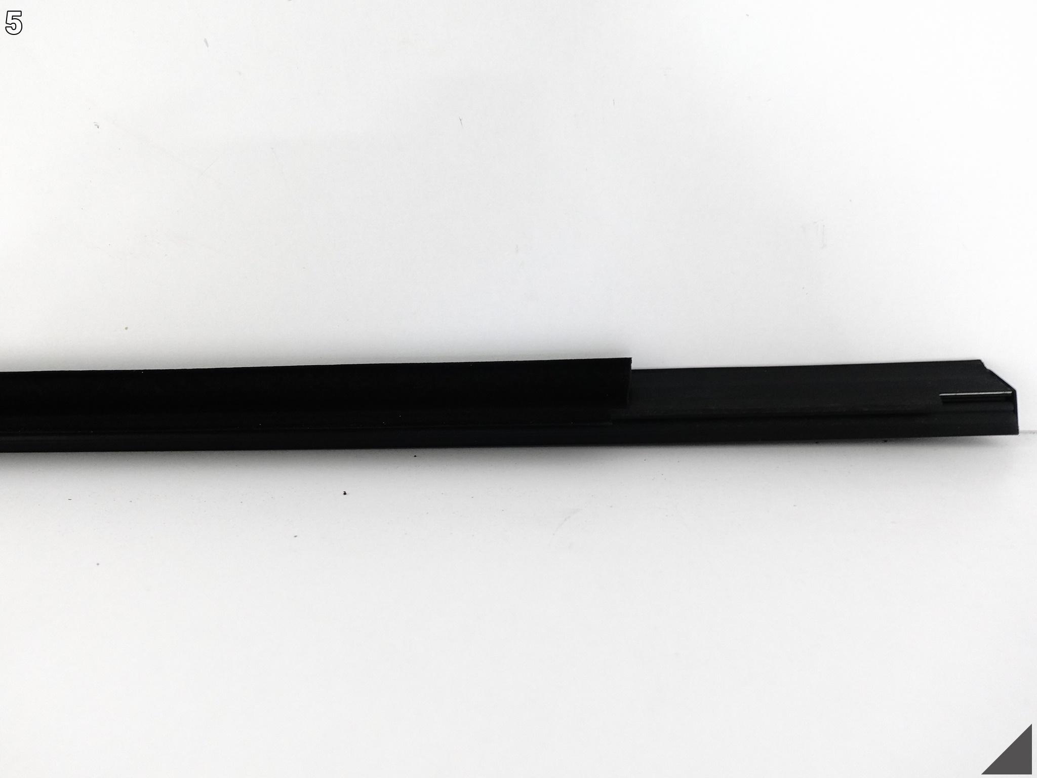 AUDI A3 S3 RS3 8Y0 20- LISTWA ZGARNIAJĄCA SZYBY PRAWA TYŁ 8Y0839476E T94 AUDI A3 S3 RS3 8Y0 20- LISTWA ZGARNIAJĄCA SZYBY PRAWA TYŁ 8Y0839476E T94 - obrazek 6